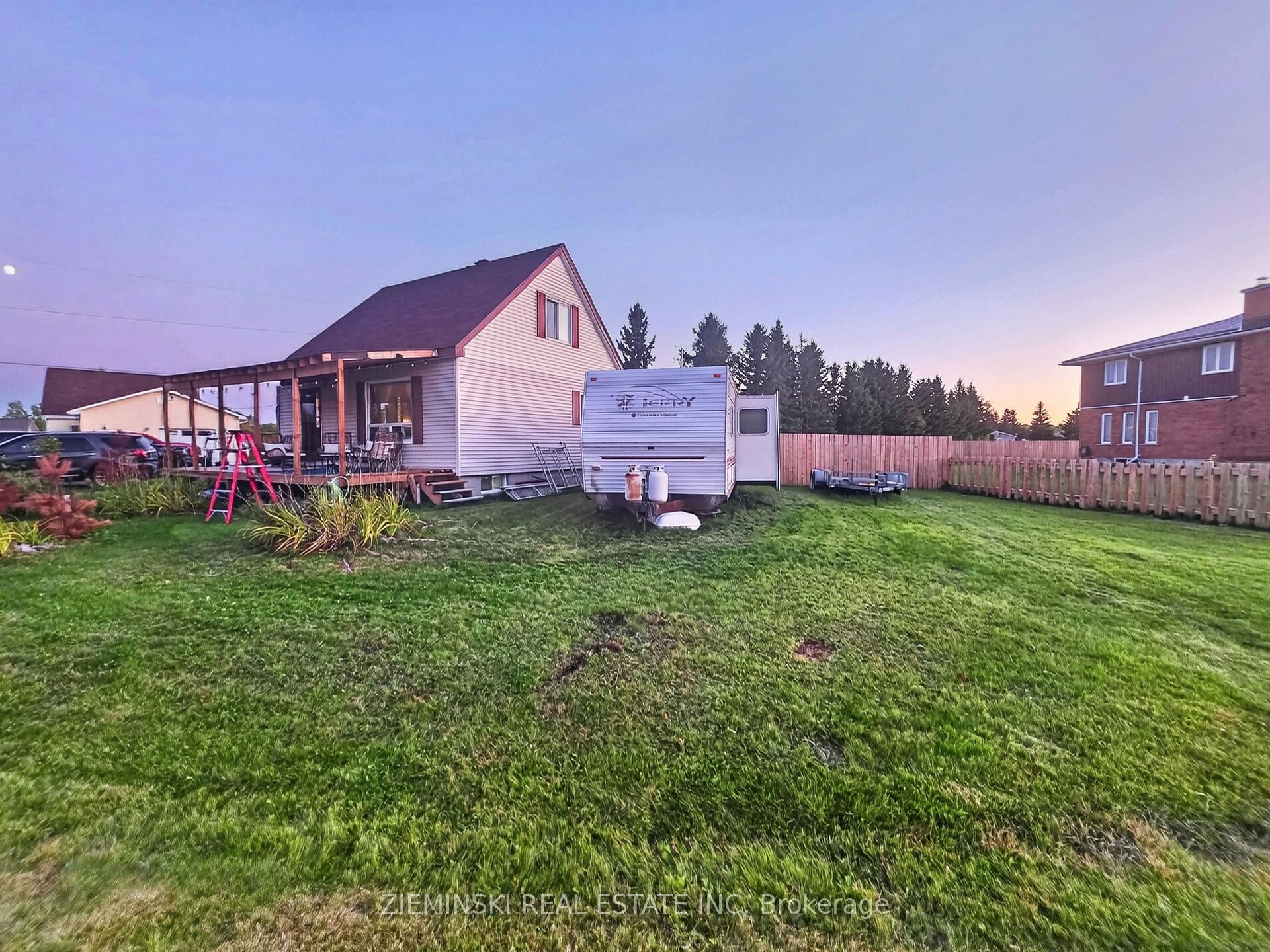 Photo 18 of 1 Bowman Avenue, Black River Matheson, Matheson — HOMEH