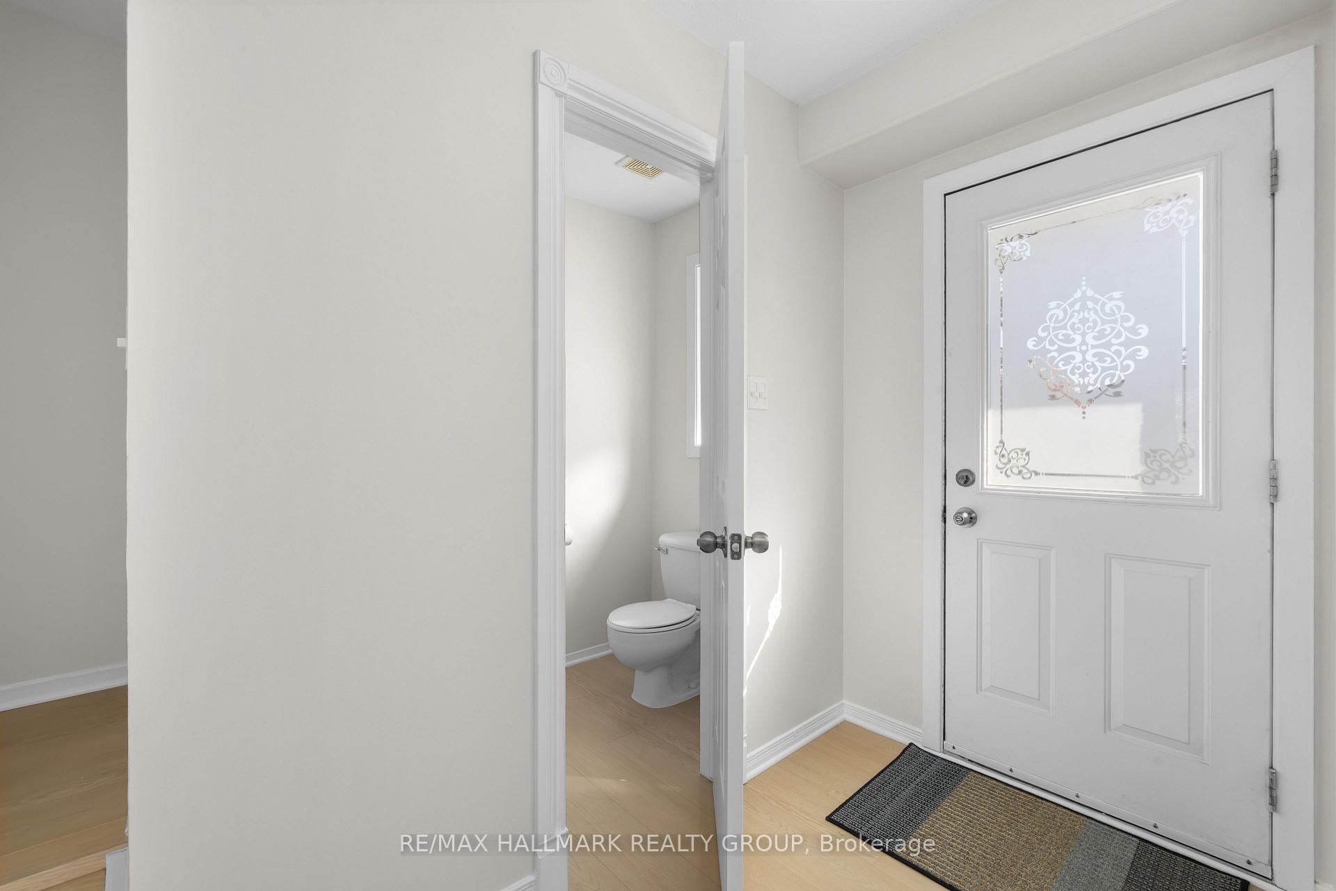 Photo 6 of 1A Forester Crescent, Ottawa, Westcliffe Estates — HOMEH