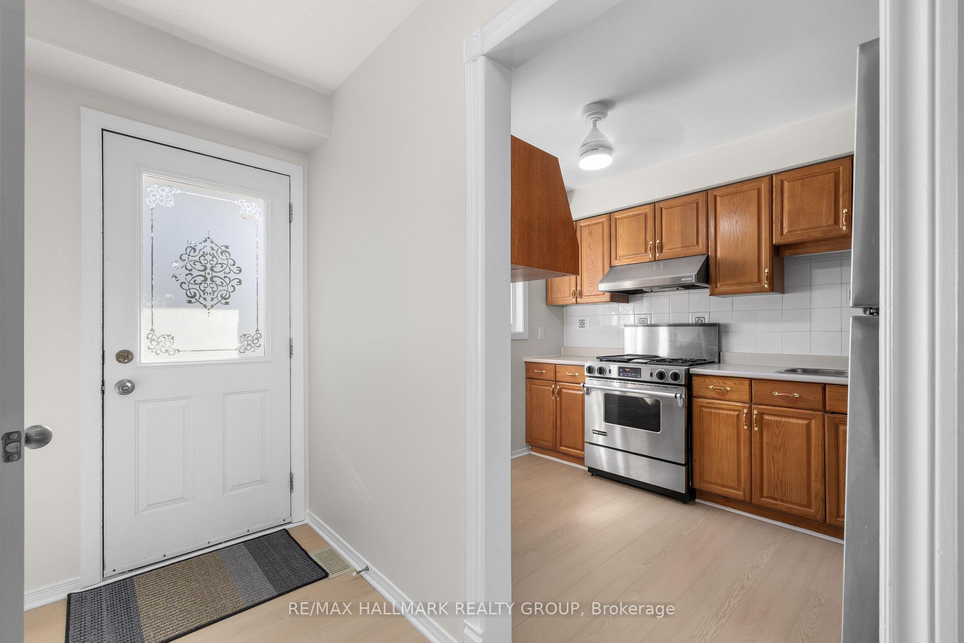 Photo 8 of 1A Forester Crescent, Ottawa, Westcliffe Estates — HOMEH