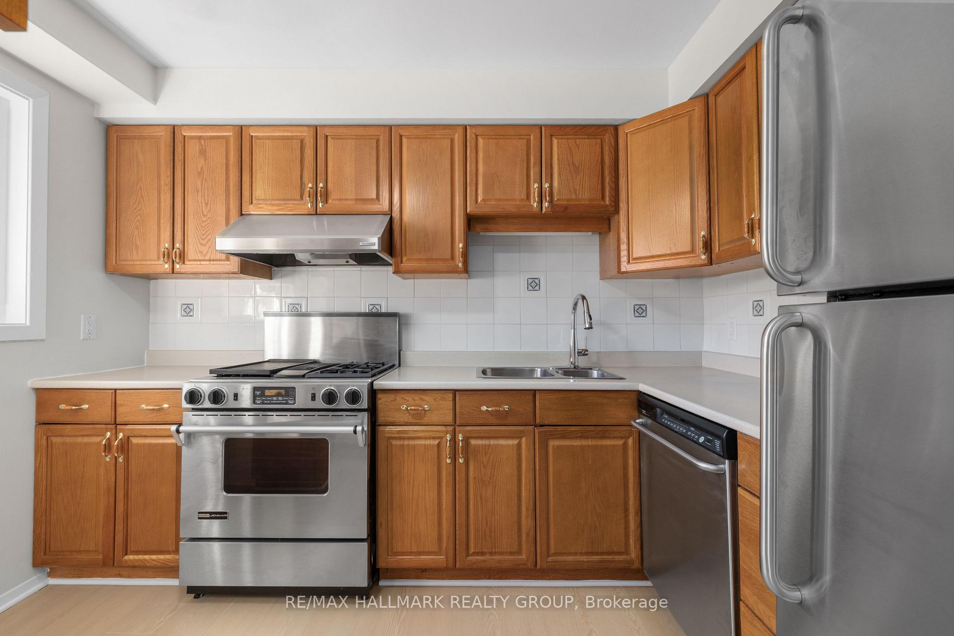 Photo 9 of 1A Forester Crescent, Ottawa, Westcliffe Estates — HOMEH