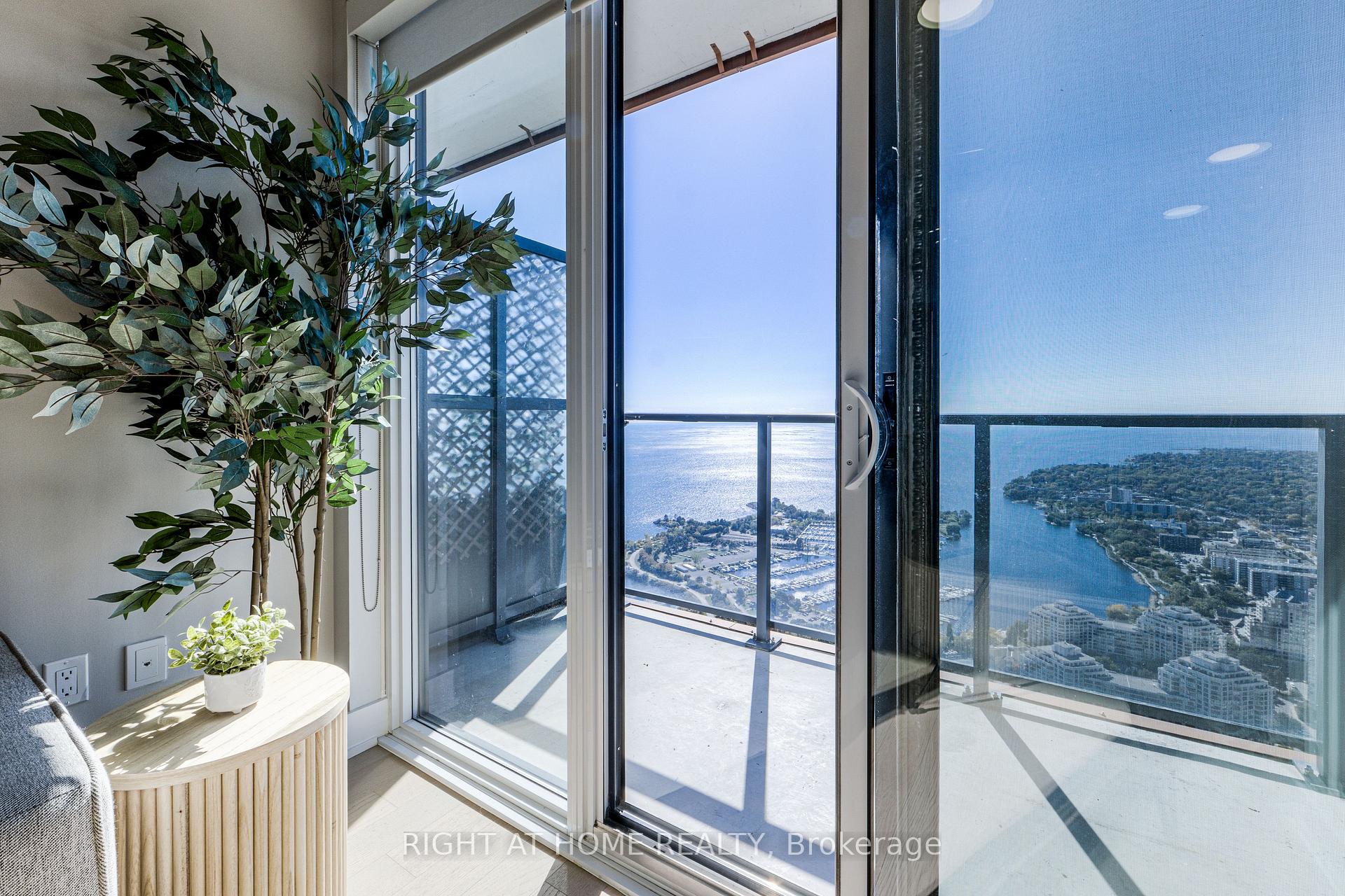 Photo 5 of Unit 6108, 30 Shore Breeze Drive, Etobicoke, Mimico — HOMEH