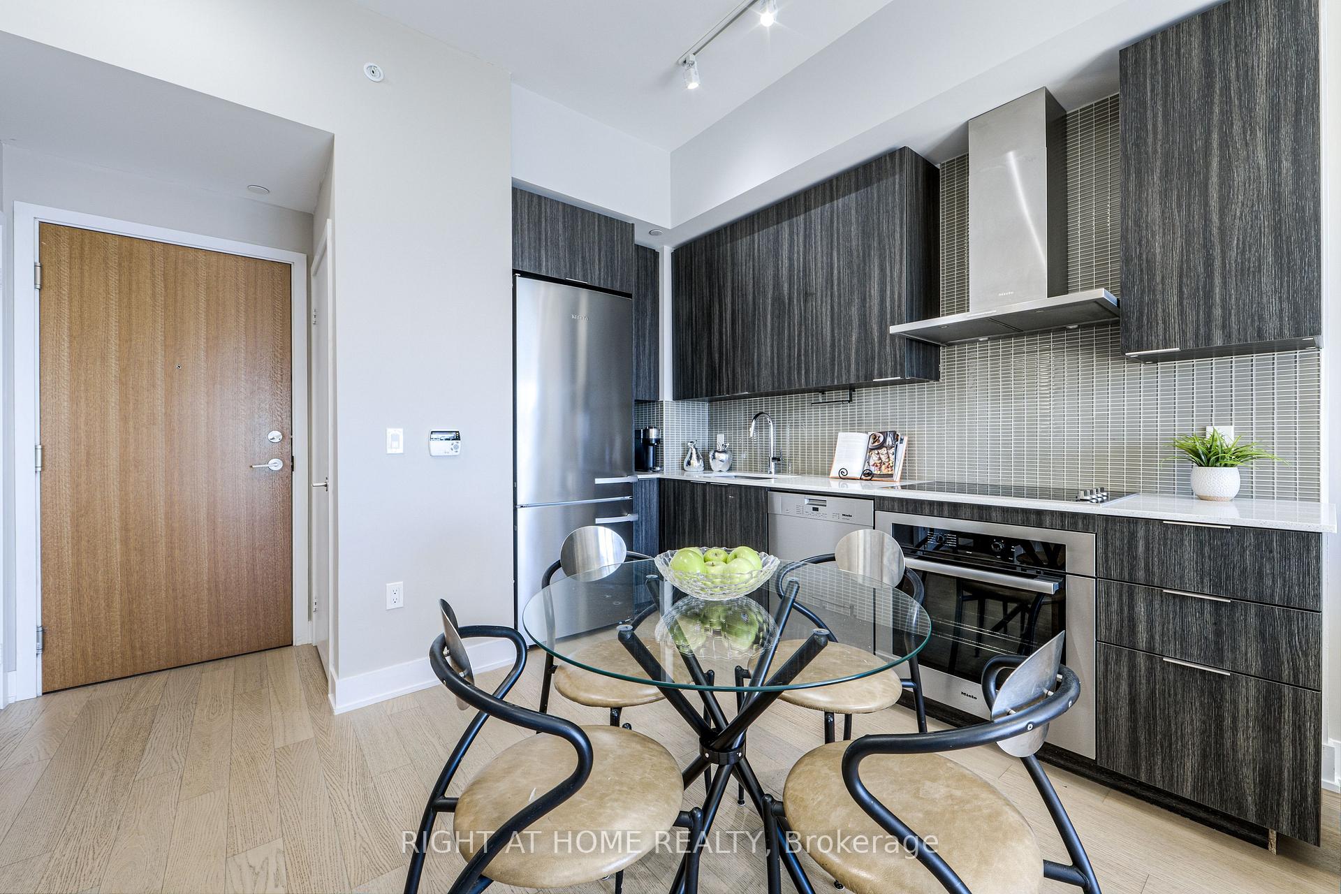 Photo 6 of Unit 6108, 30 Shore Breeze Drive, Etobicoke, Mimico — HOMEH