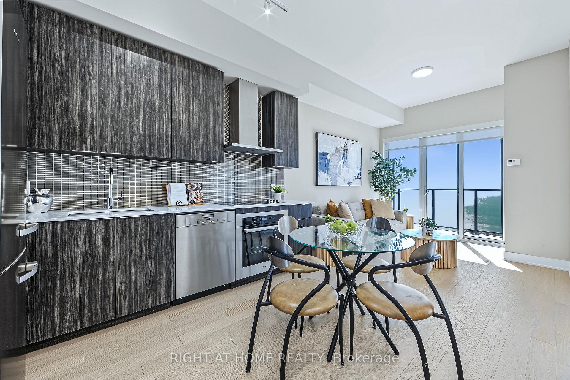 Photo 7 of Unit 6108, 30 Shore Breeze Drive, Etobicoke, Mimico — HOMEH