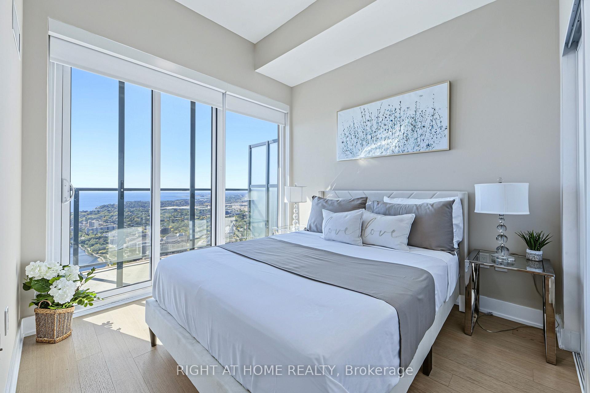 Photo 9 of Unit 6108, 30 Shore Breeze Drive, Etobicoke, Mimico — HOMEH