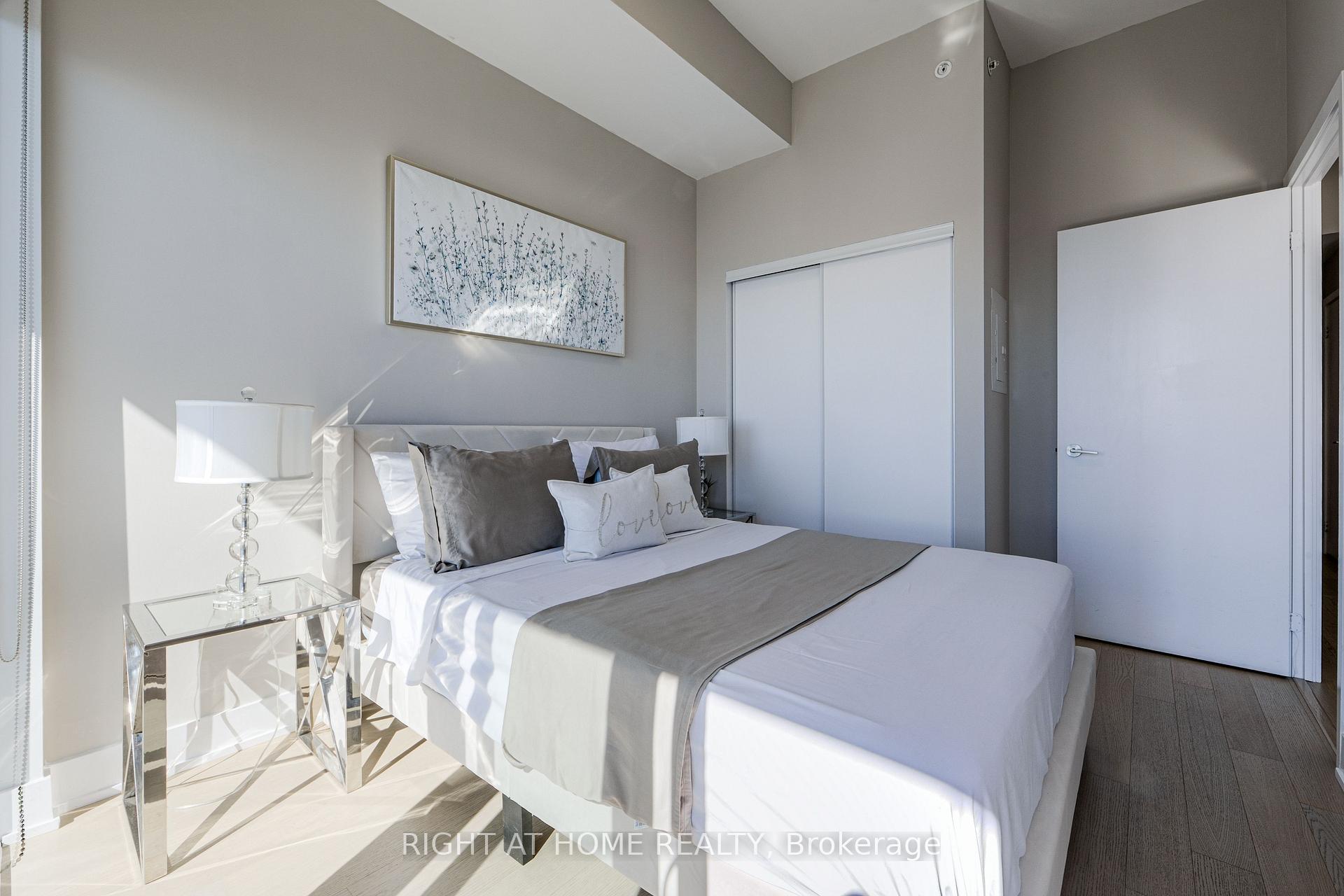 Photo 10 of Unit 6108, 30 Shore Breeze Drive, Etobicoke, Mimico — HOMEH