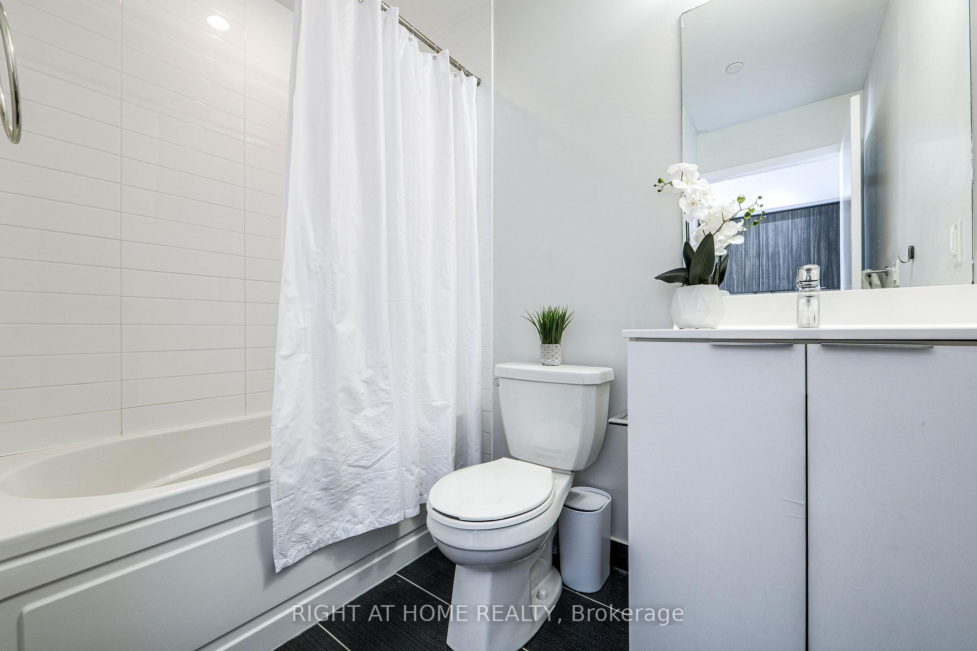 Photo 11 of Unit 6108, 30 Shore Breeze Drive, Etobicoke, Mimico — HOMEH