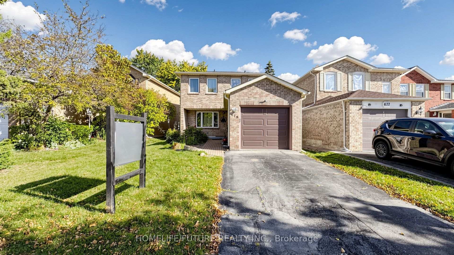 Photo 1 of 679 Foxwood Trail, Pickering, Amberlea — HOMEH