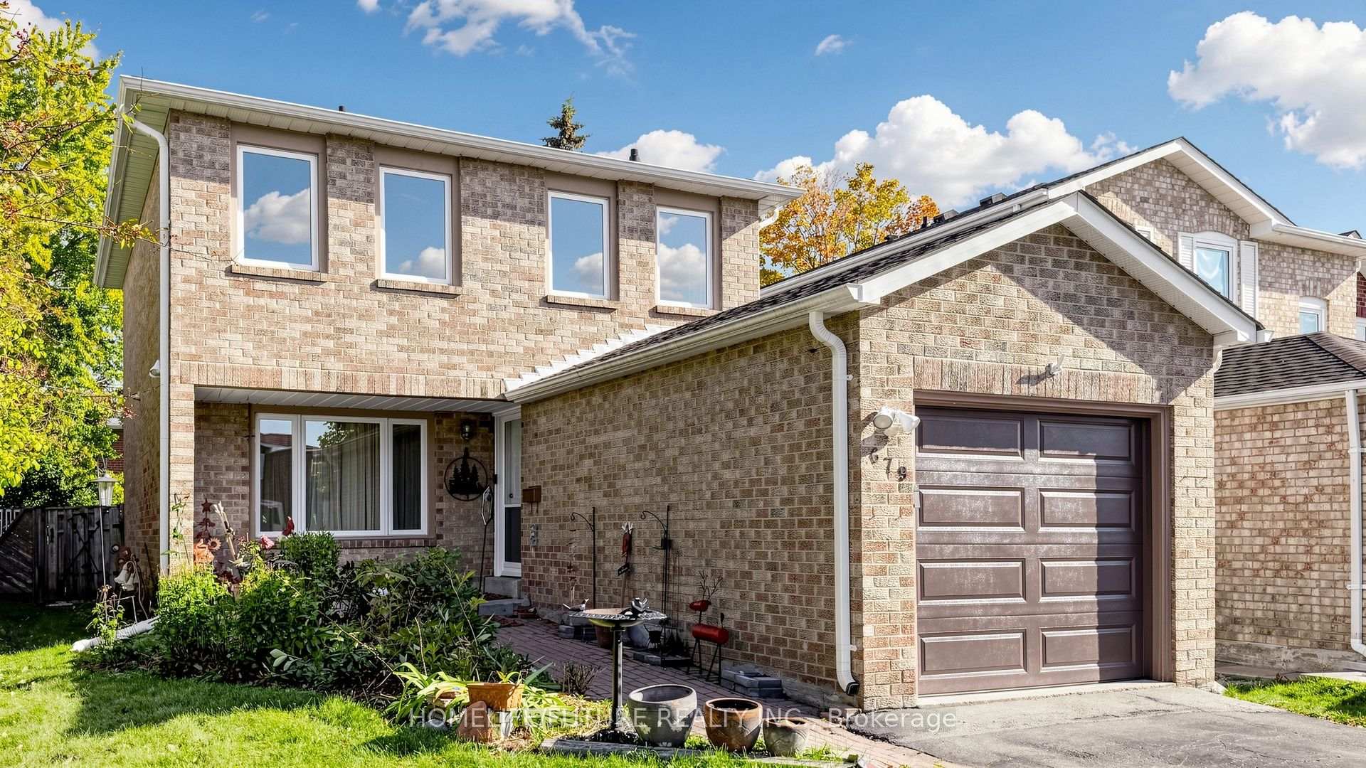 Photo 3 of 679 Foxwood Trail, Pickering, Amberlea — HOMEH