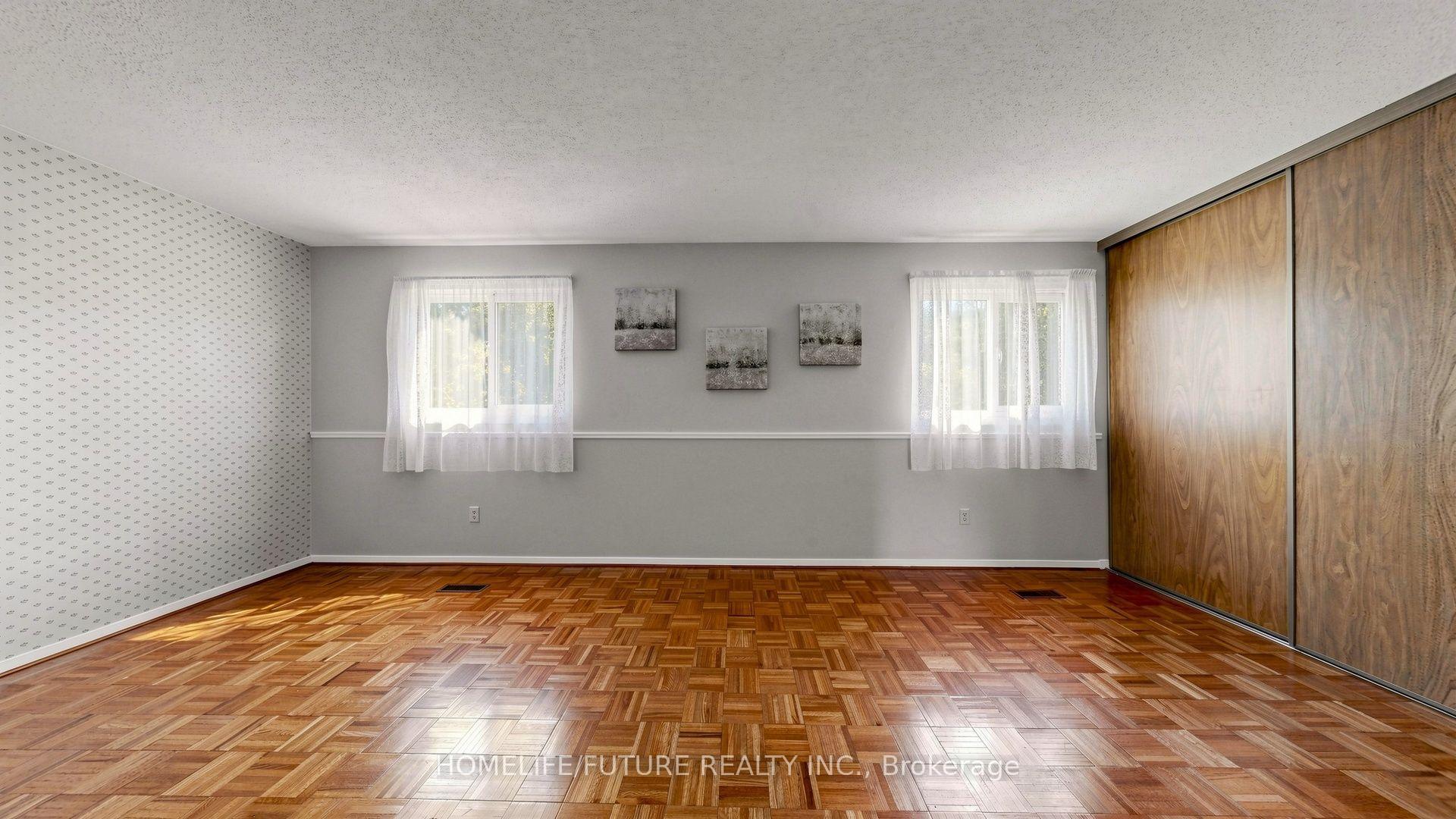 Photo 4 of 679 Foxwood Trail, Pickering, Amberlea — HOMEH