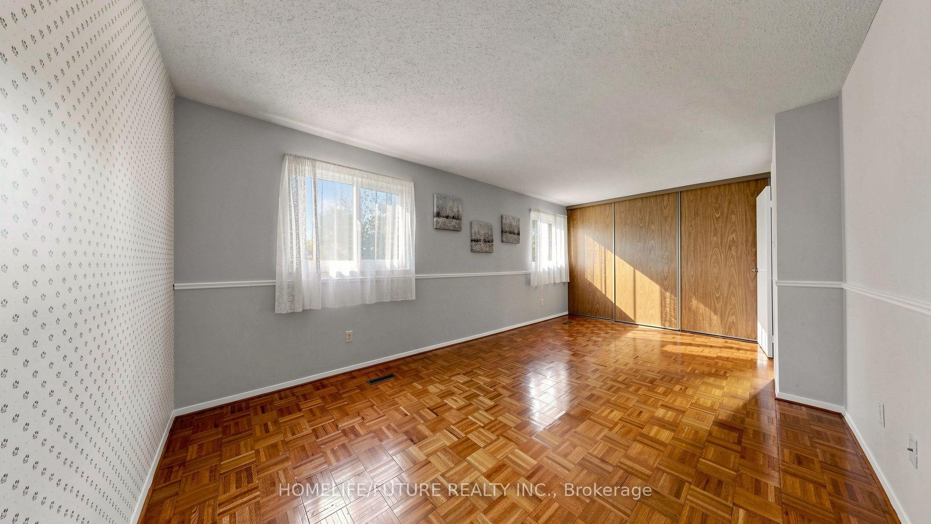 Photo 5 of 679 Foxwood Trail, Pickering, Amberlea — HOMEH