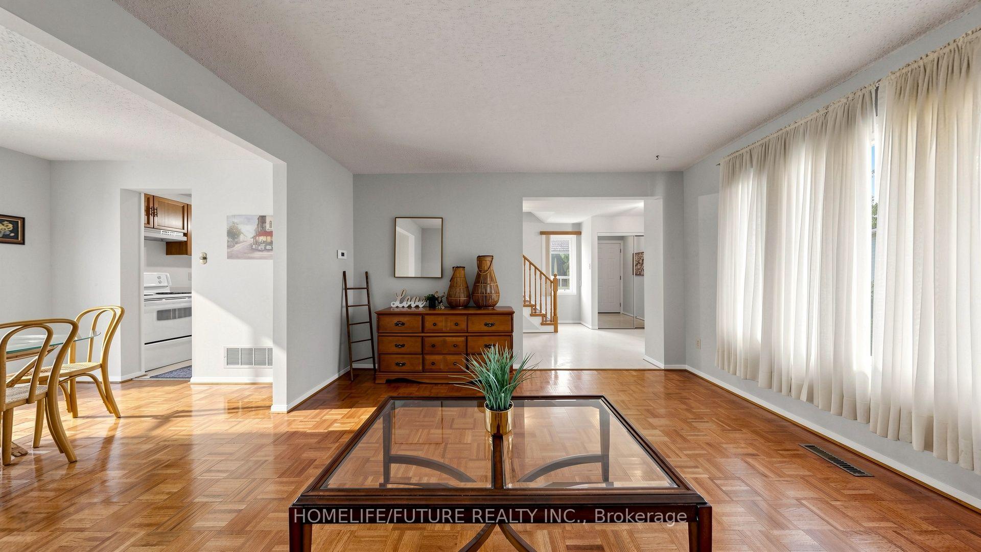 Photo 9 of 679 Foxwood Trail, Pickering, Amberlea — HOMEH