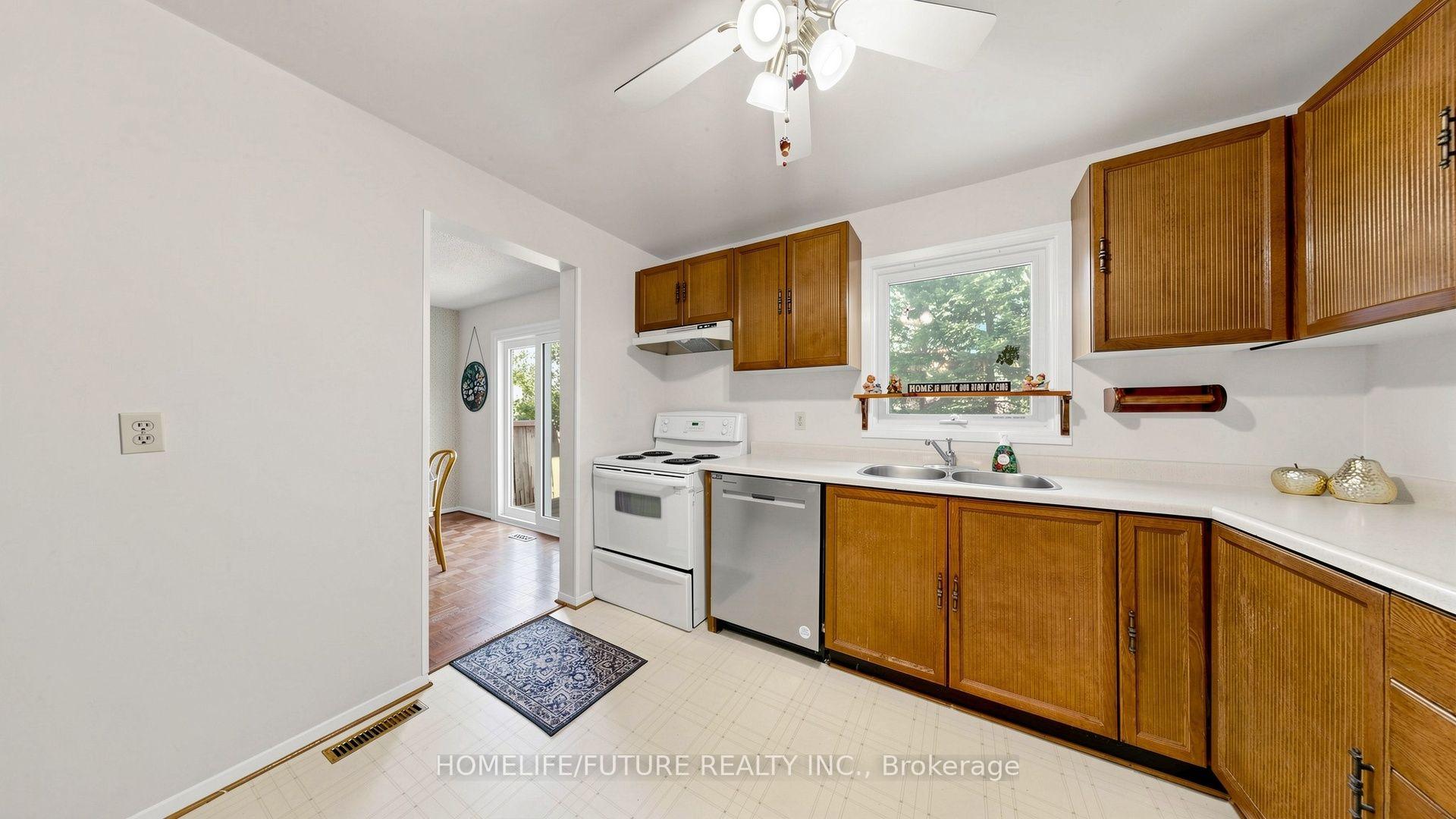 Photo 11 of 679 Foxwood Trail, Pickering, Amberlea — HOMEH