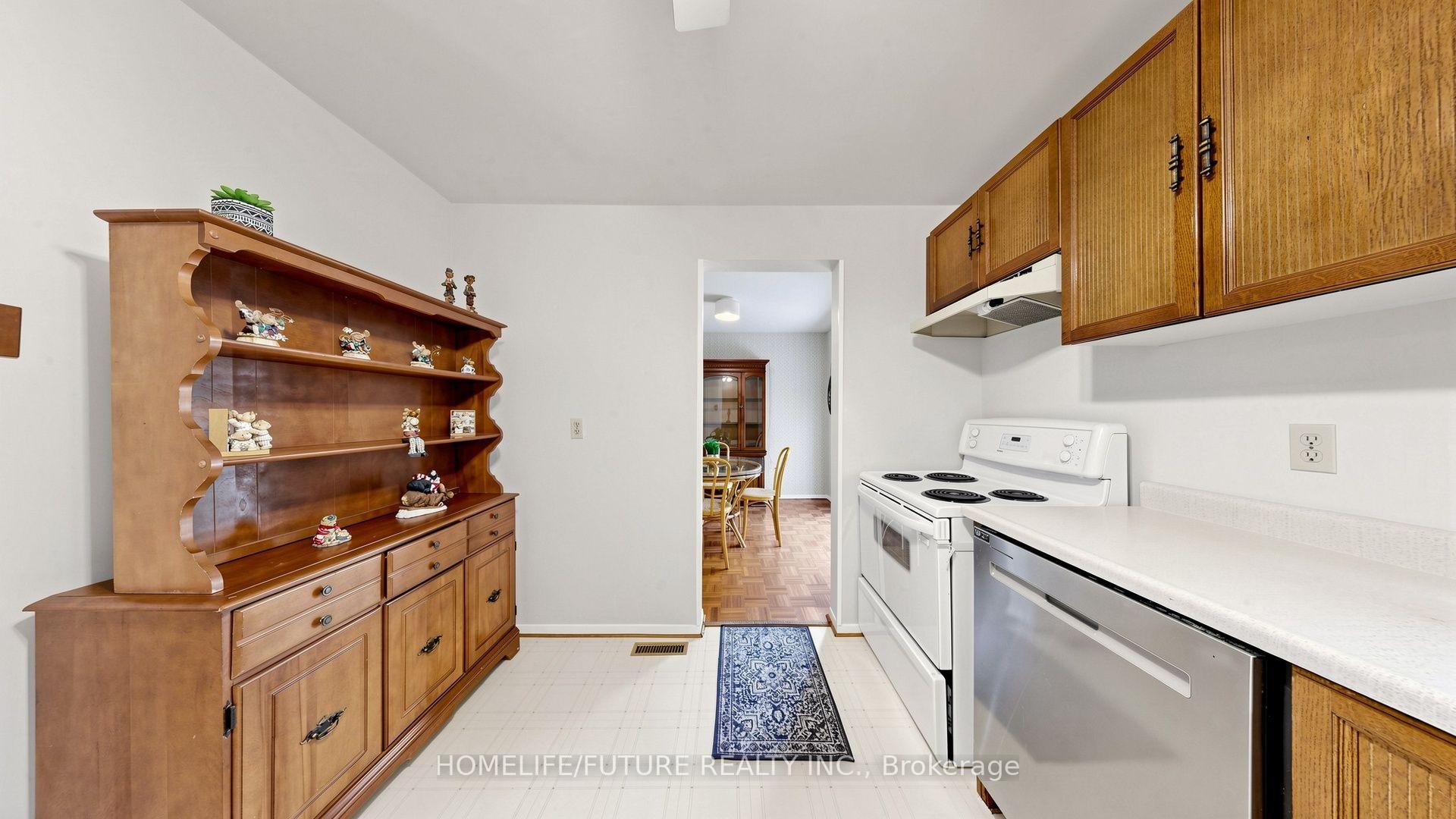 Photo 12 of 679 Foxwood Trail, Pickering, Amberlea — HOMEH