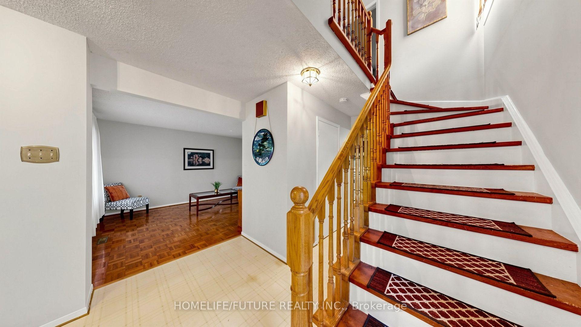 Photo 20 of 679 Foxwood Trail, Pickering, Amberlea — HOMEH