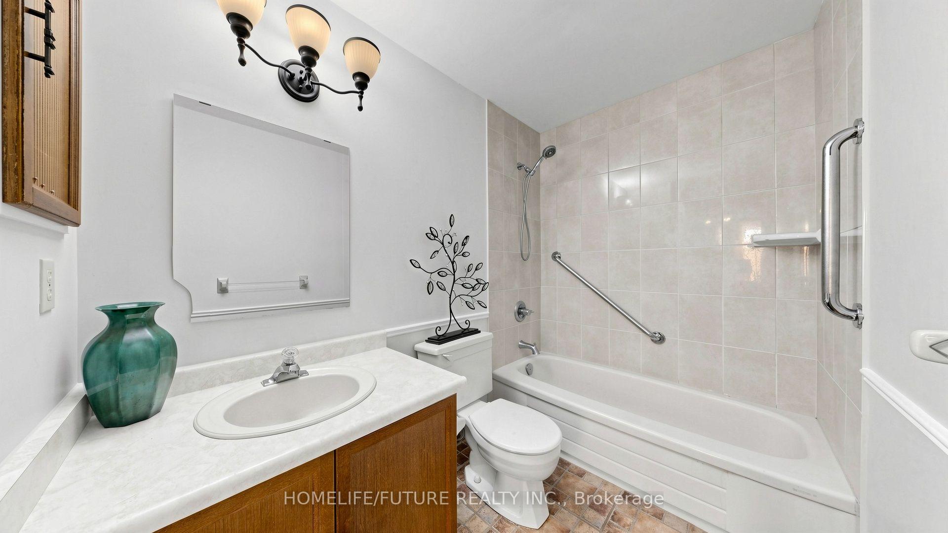 Photo 24 of 679 Foxwood Trail, Pickering, Amberlea — HOMEH
