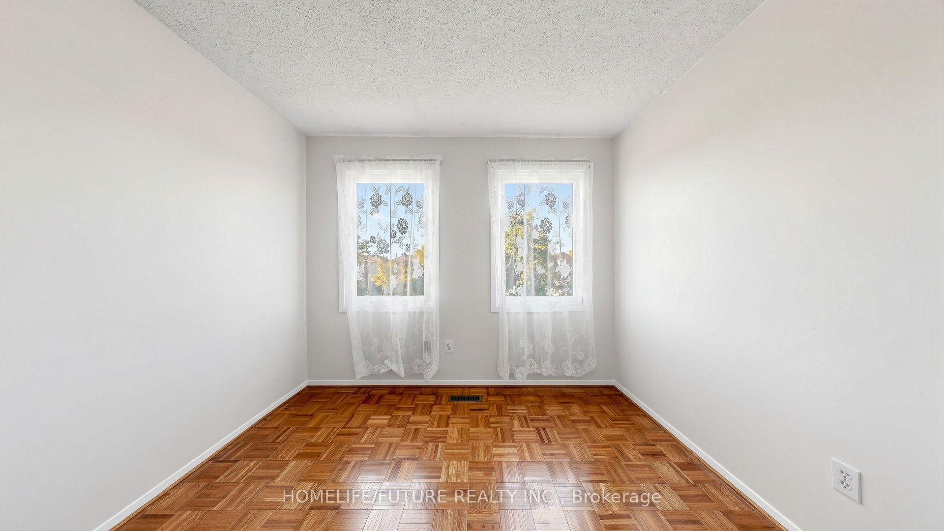 Photo 26 of 679 Foxwood Trail, Pickering, Amberlea — HOMEH