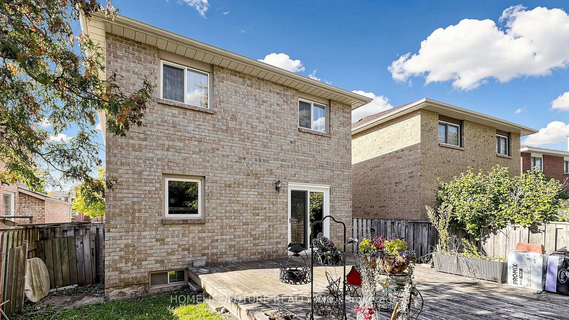 Photo 35 of 679 Foxwood Trail, Pickering, Amberlea — HOMEH