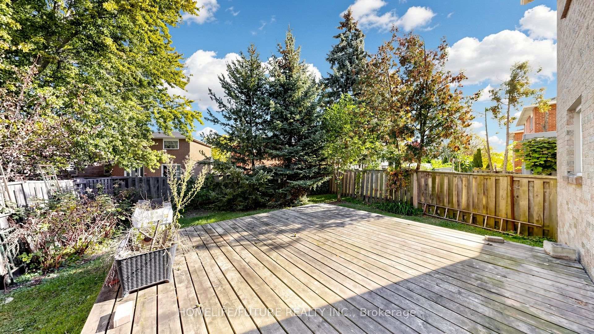 Photo 36 of 679 Foxwood Trail, Pickering, Amberlea — HOMEH
