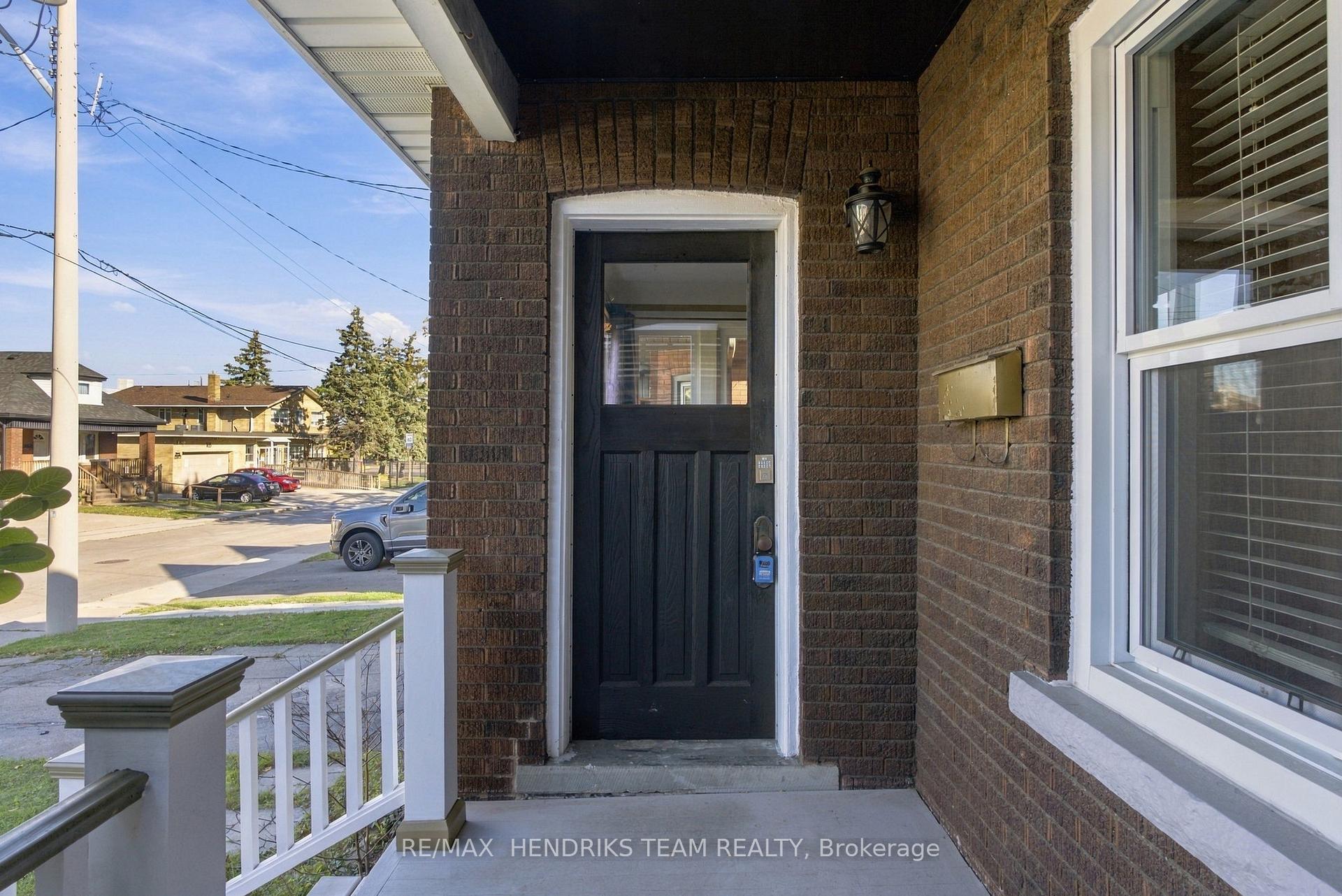 Photo 4 of 154 Prospect Street N, Hamilton, Stipley — HOMEH