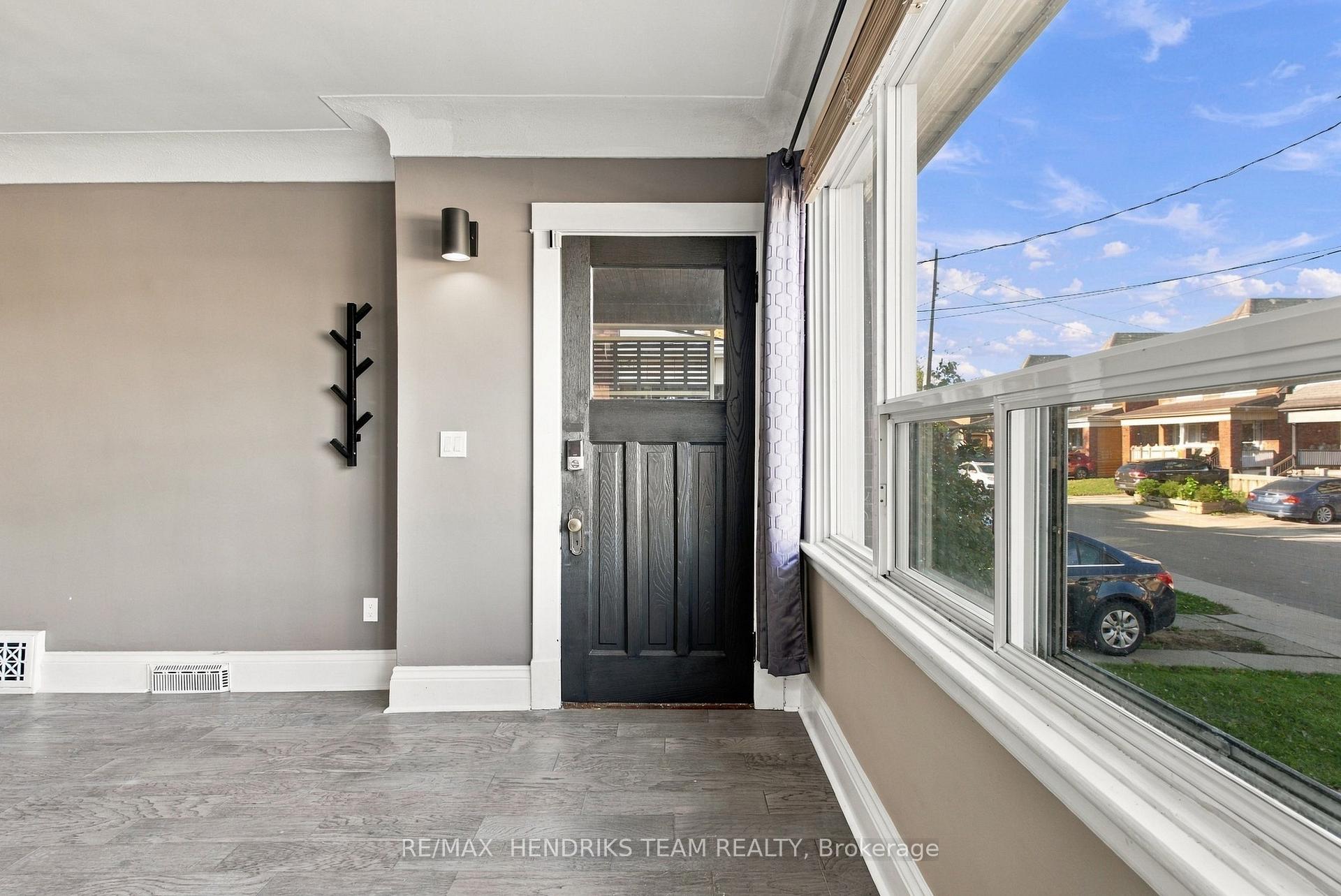 Photo 5 of 154 Prospect Street N, Hamilton, Stipley — HOMEH