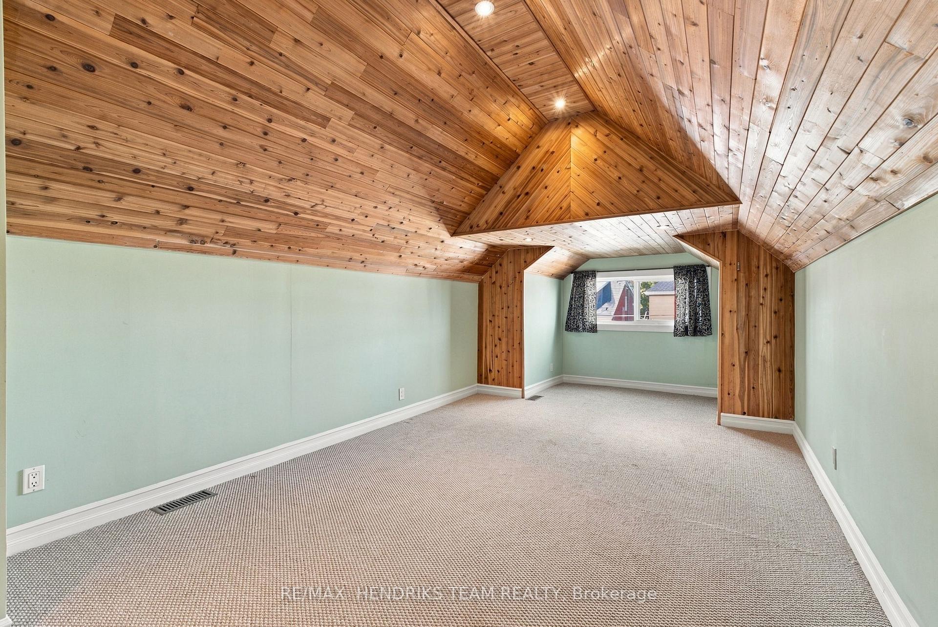 Photo 16 of 154 Prospect Street N, Hamilton, Stipley — HOMEH