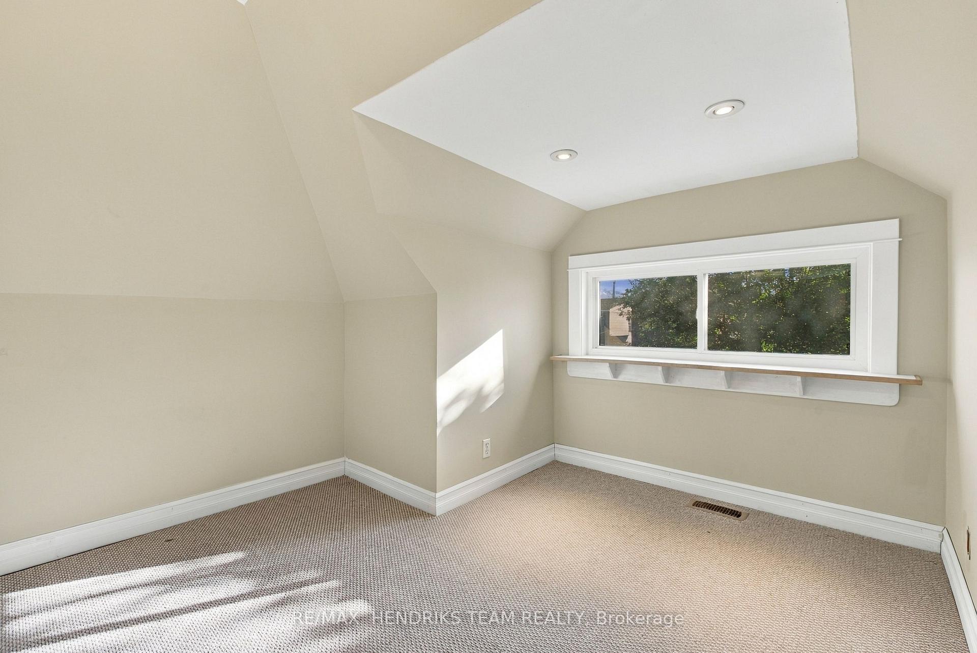 Photo 18 of 154 Prospect Street N, Hamilton, Stipley — HOMEH