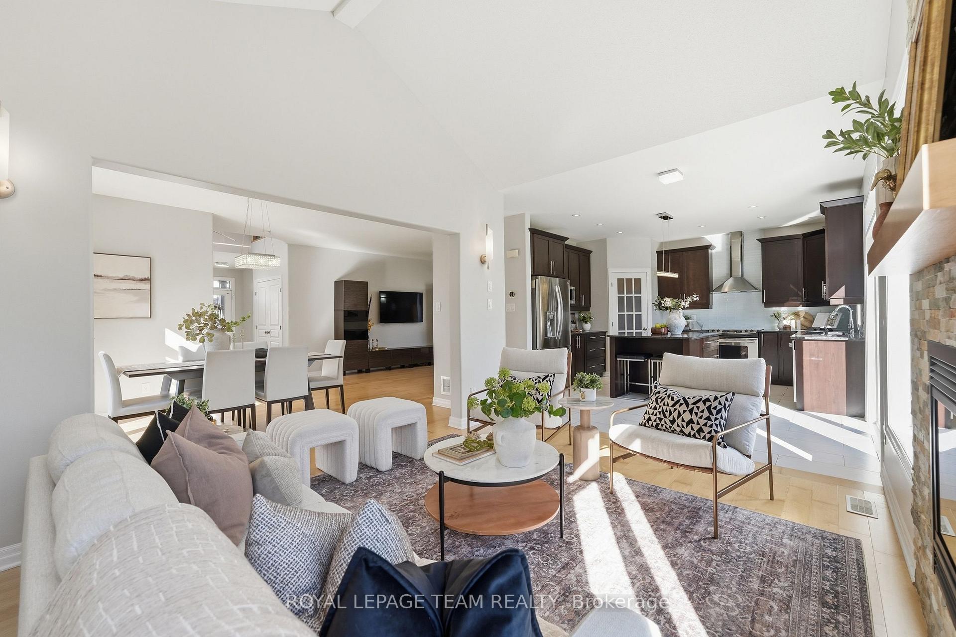 Photo 6 of 230 Dave Smith Crescent, Ottawa, Riverside South/Gloucester Glen — HOMEH