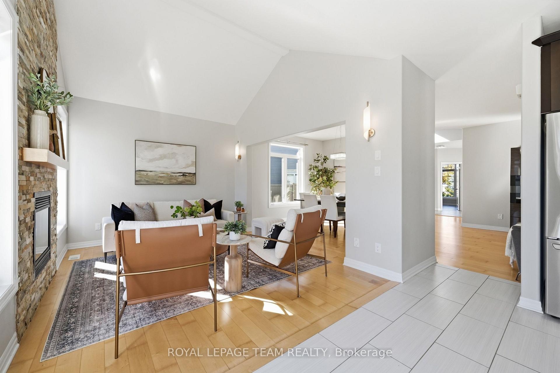 Photo 7 of 230 Dave Smith Crescent, Ottawa, Riverside South/Gloucester Glen — HOMEH