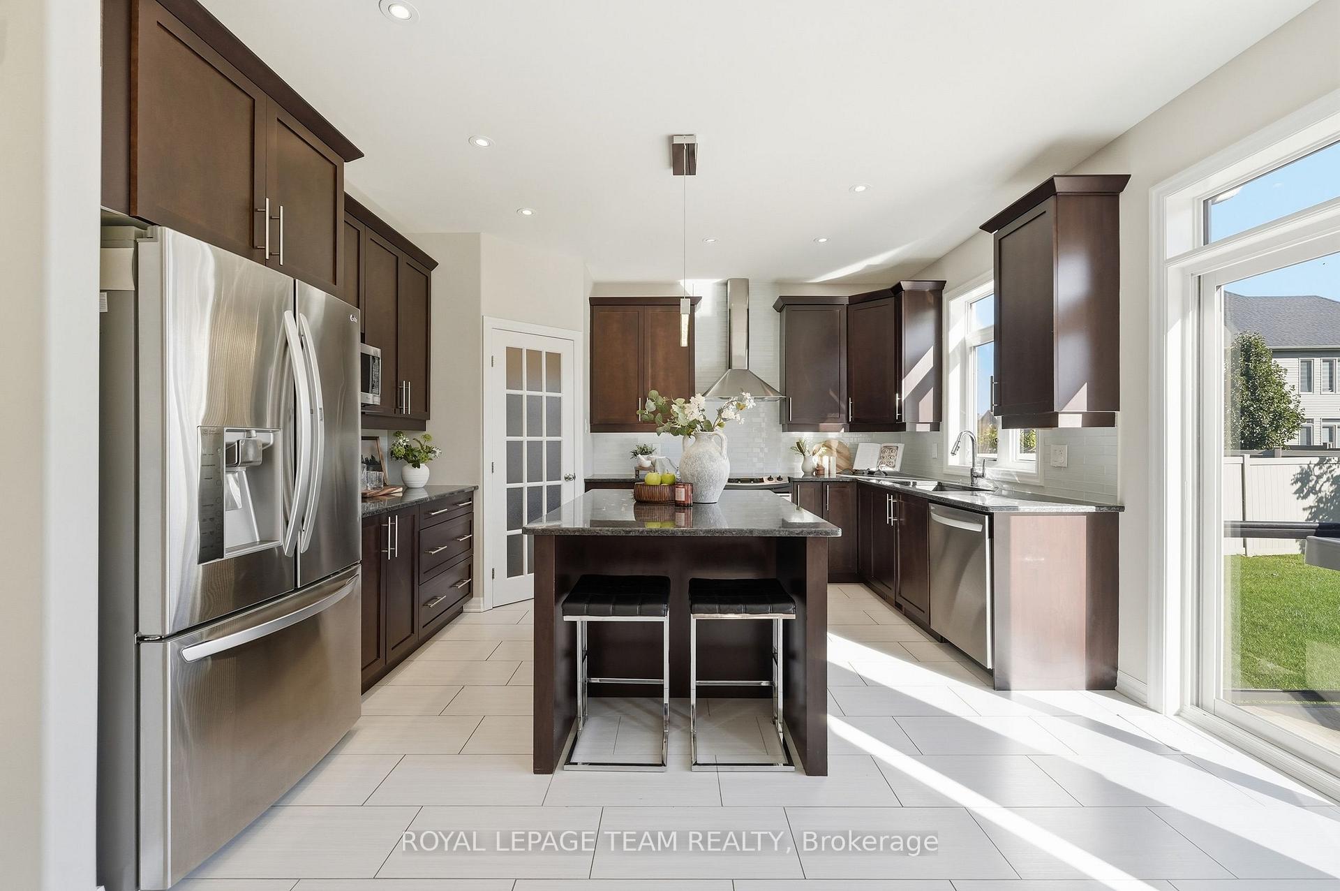 Photo 8 of 230 Dave Smith Crescent, Ottawa, Riverside South/Gloucester Glen — HOMEH