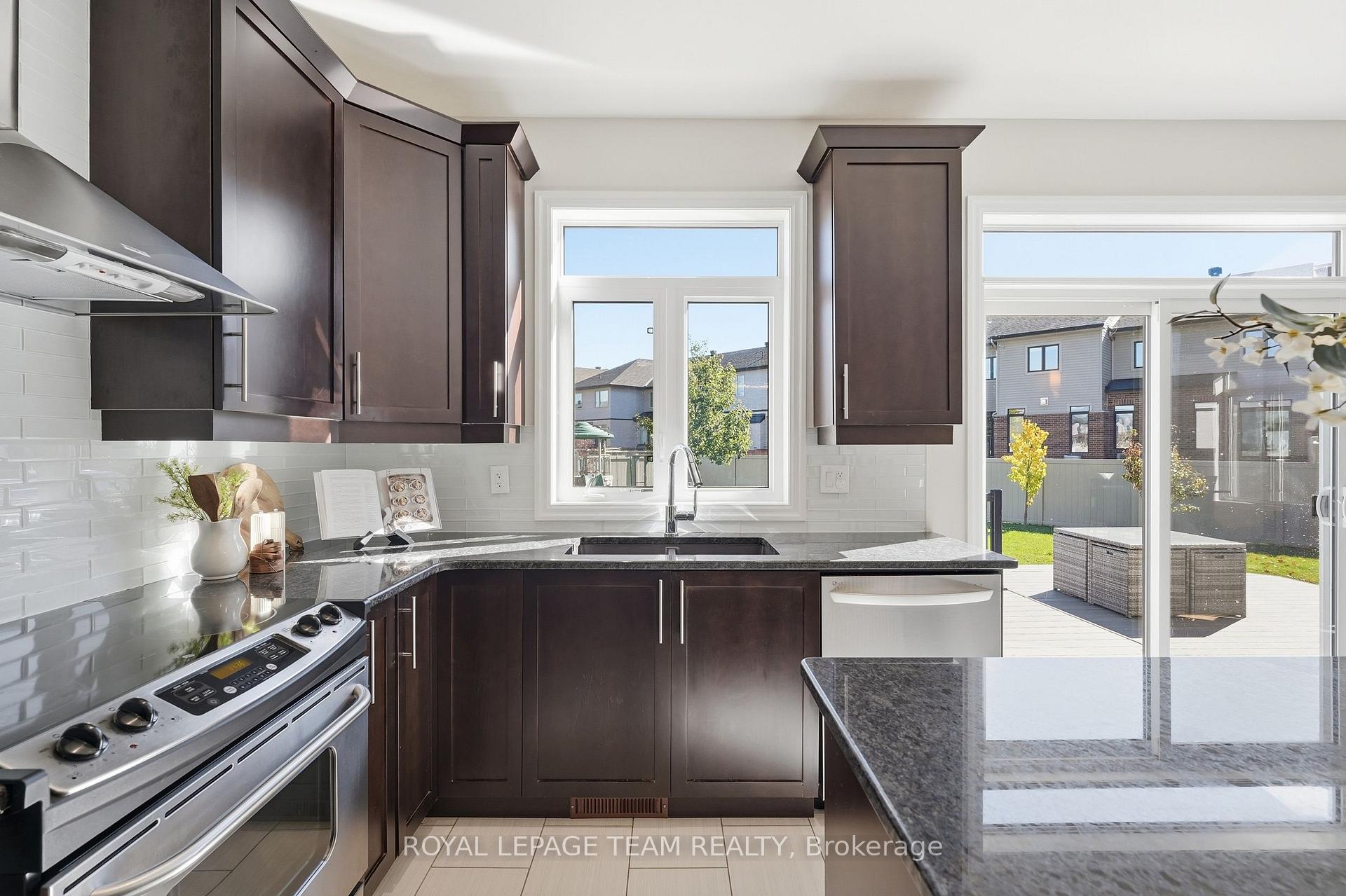 Photo 11 of 230 Dave Smith Crescent, Ottawa, Riverside South/Gloucester Glen — HOMEH
