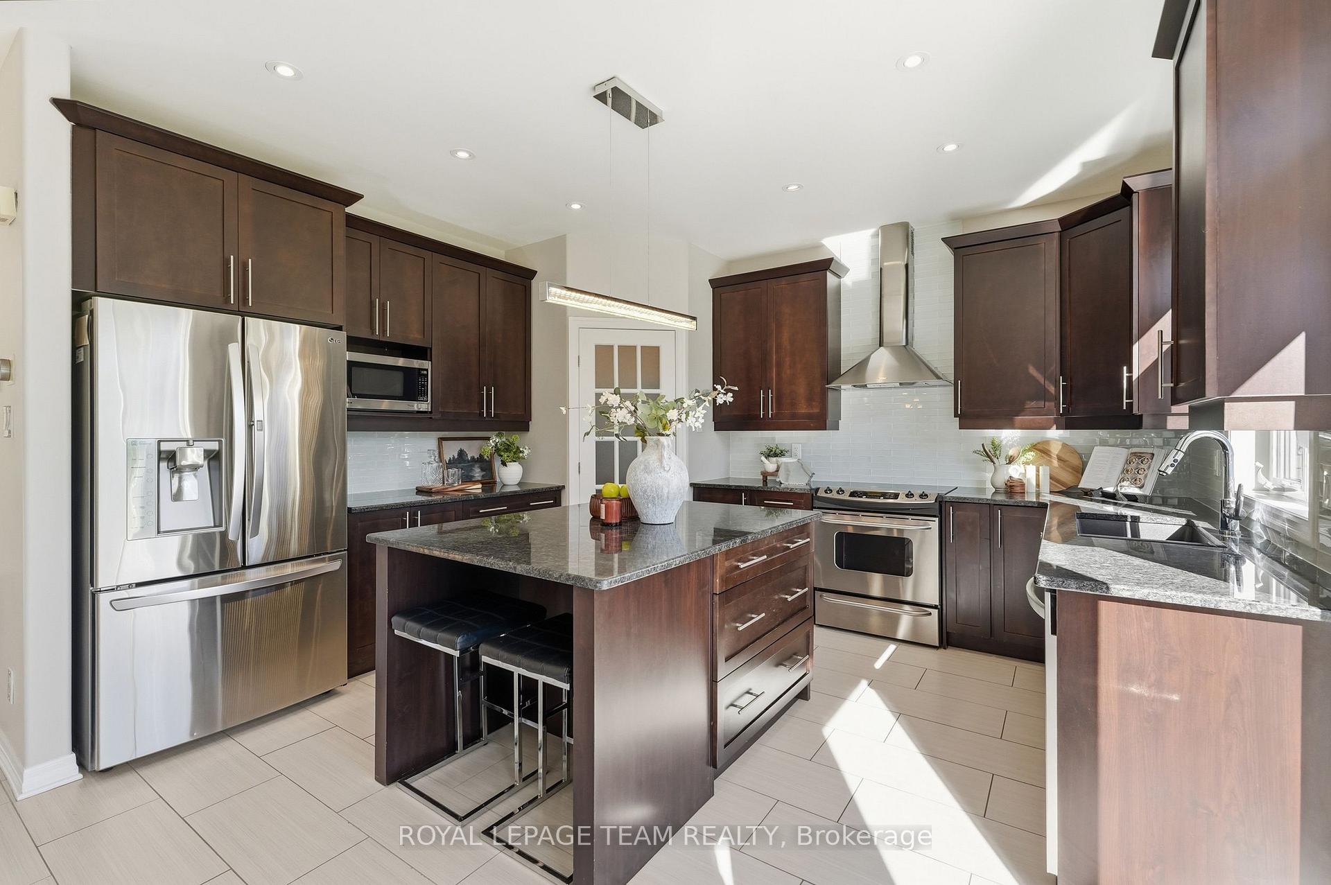 Photo 12 of 230 Dave Smith Crescent, Ottawa, Riverside South/Gloucester Glen — HOMEH