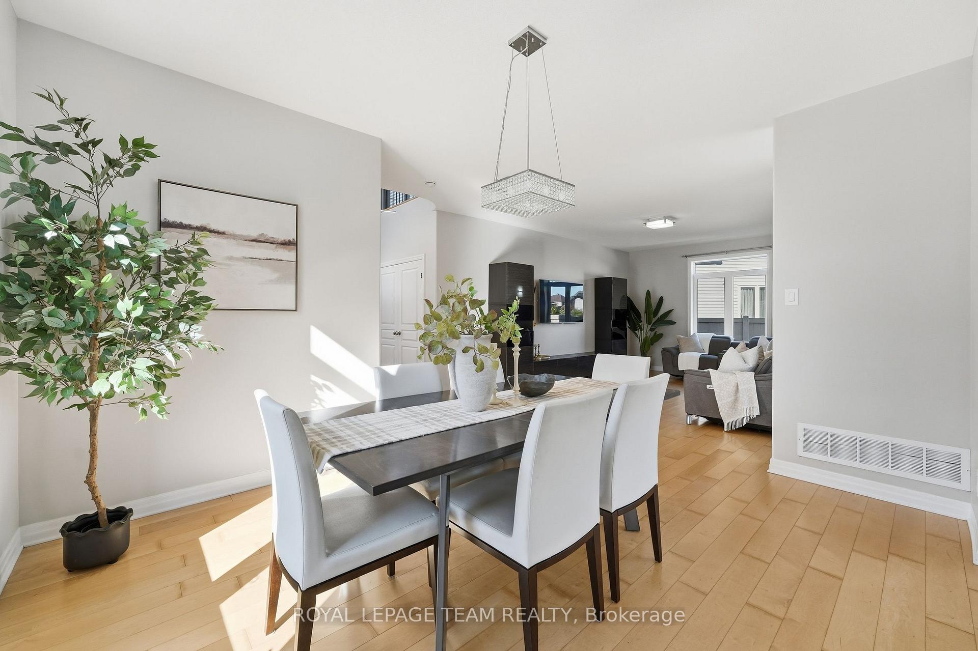 Photo 17 of 230 Dave Smith Crescent, Ottawa, Riverside South/Gloucester Glen — HOMEH