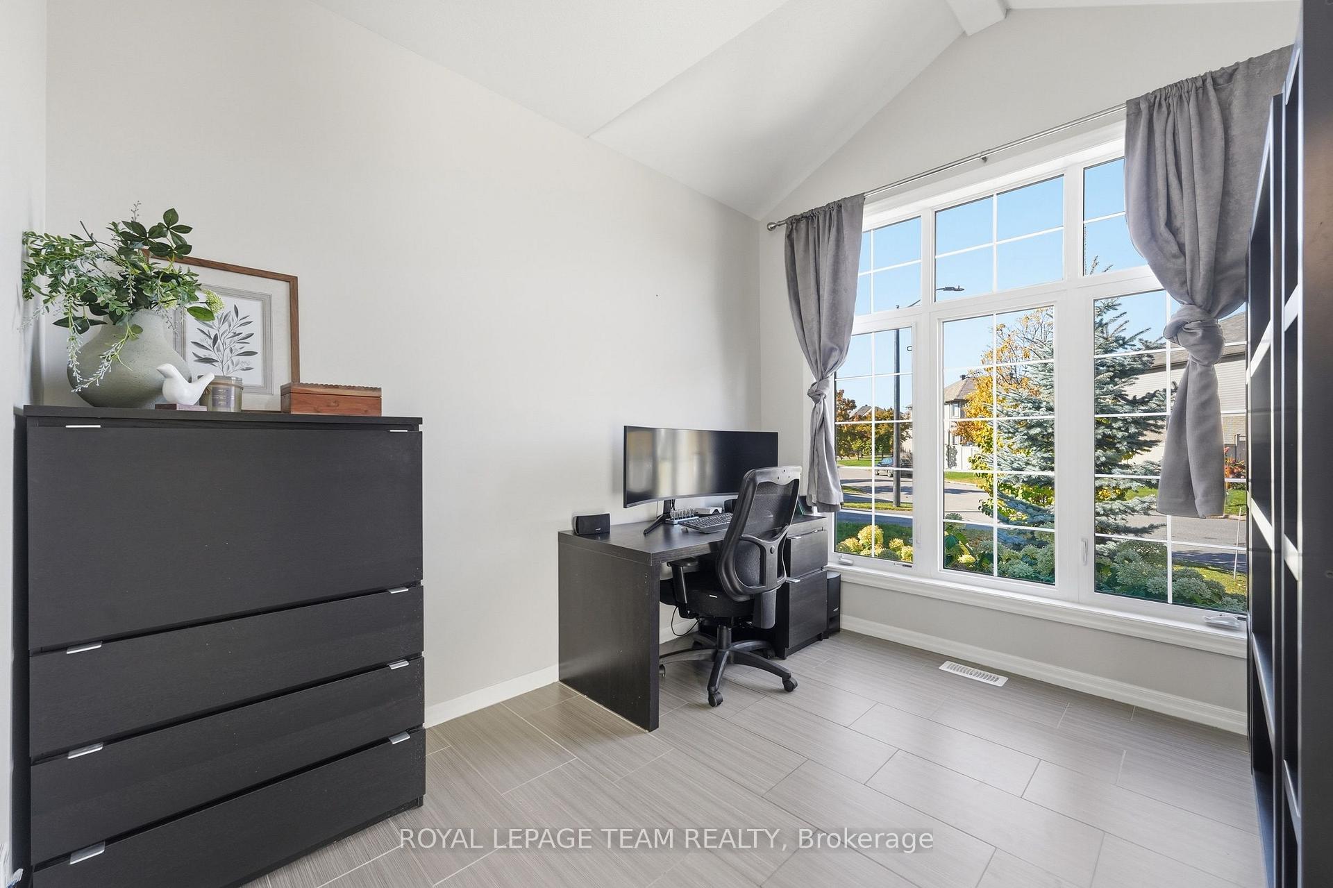 Photo 18 of 230 Dave Smith Crescent, Ottawa, Riverside South/Gloucester Glen — HOMEH