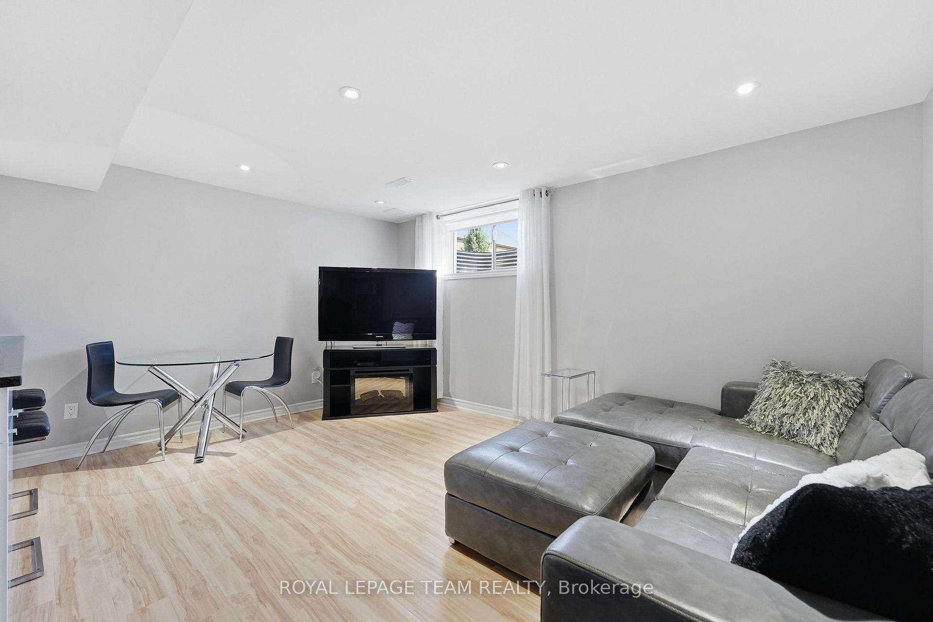 Photo 34 of 230 Dave Smith Crescent, Ottawa, Riverside South/Gloucester Glen — HOMEH