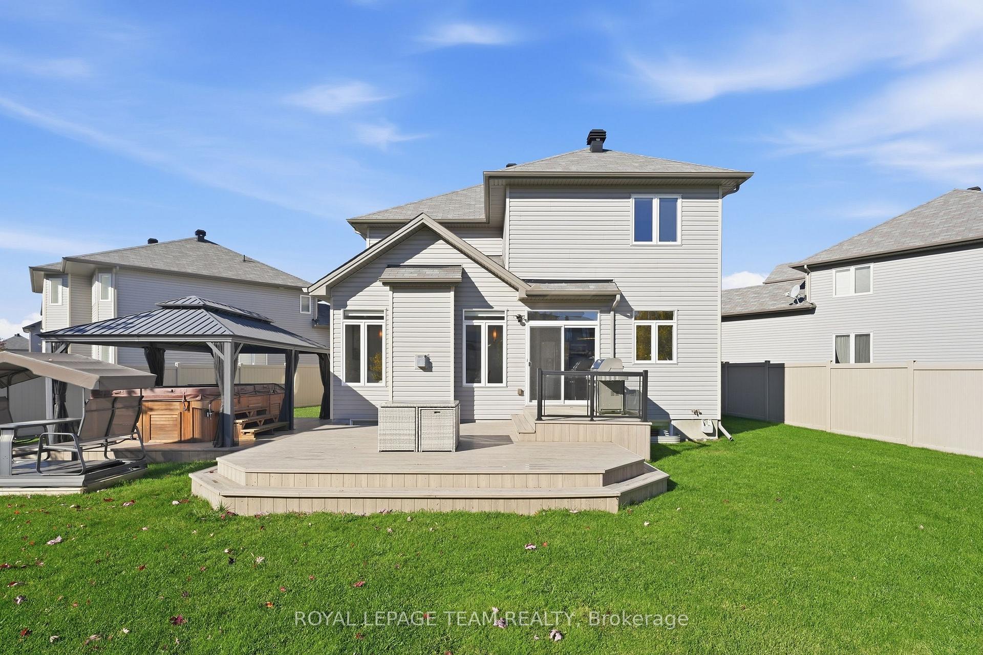 Photo 40 of 230 Dave Smith Crescent, Ottawa, Riverside South/Gloucester Glen — HOMEH