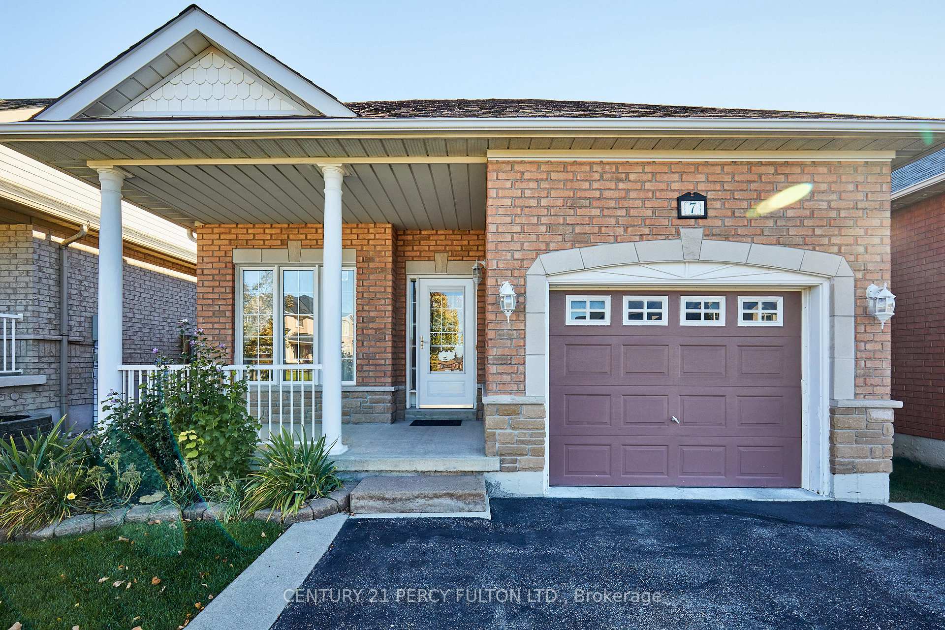 Photo 2 of 7 Bridlewood Boulevard, Whitby, Rolling Acres — HOMEH