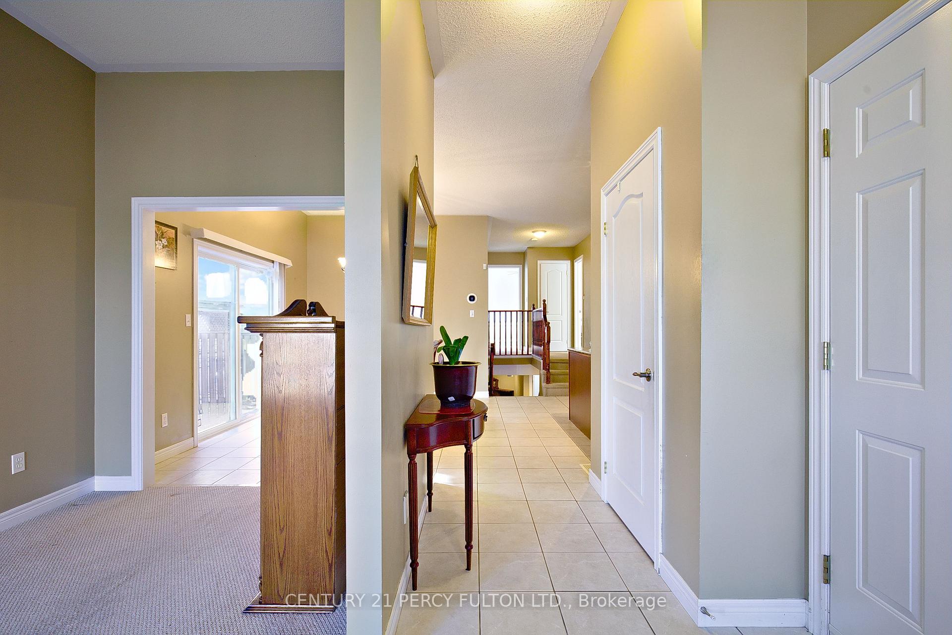 Photo 4 of 7 Bridlewood Boulevard, Whitby, Rolling Acres — HOMEH