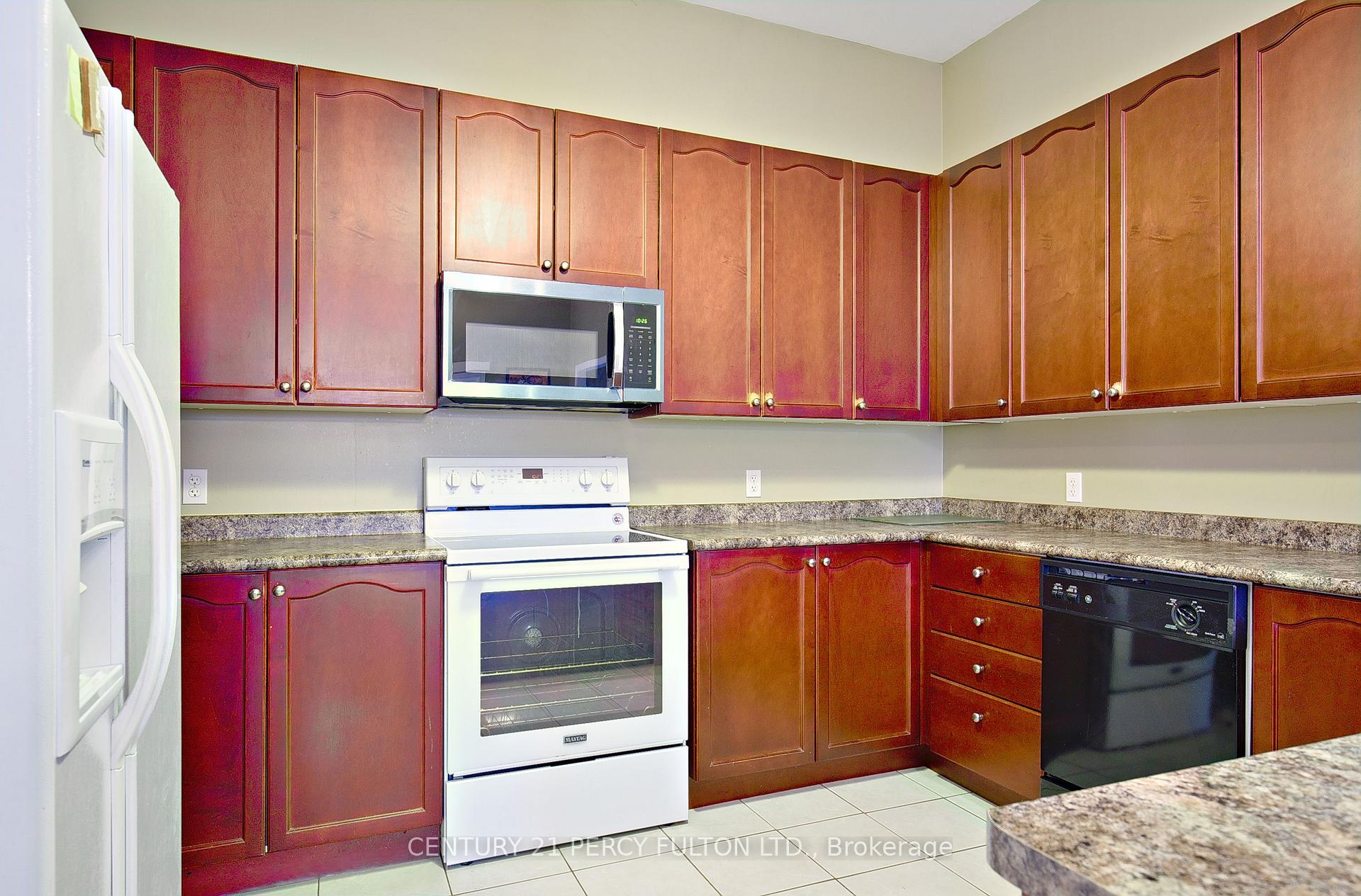 Photo 11 of 7 Bridlewood Boulevard, Whitby, Rolling Acres — HOMEH