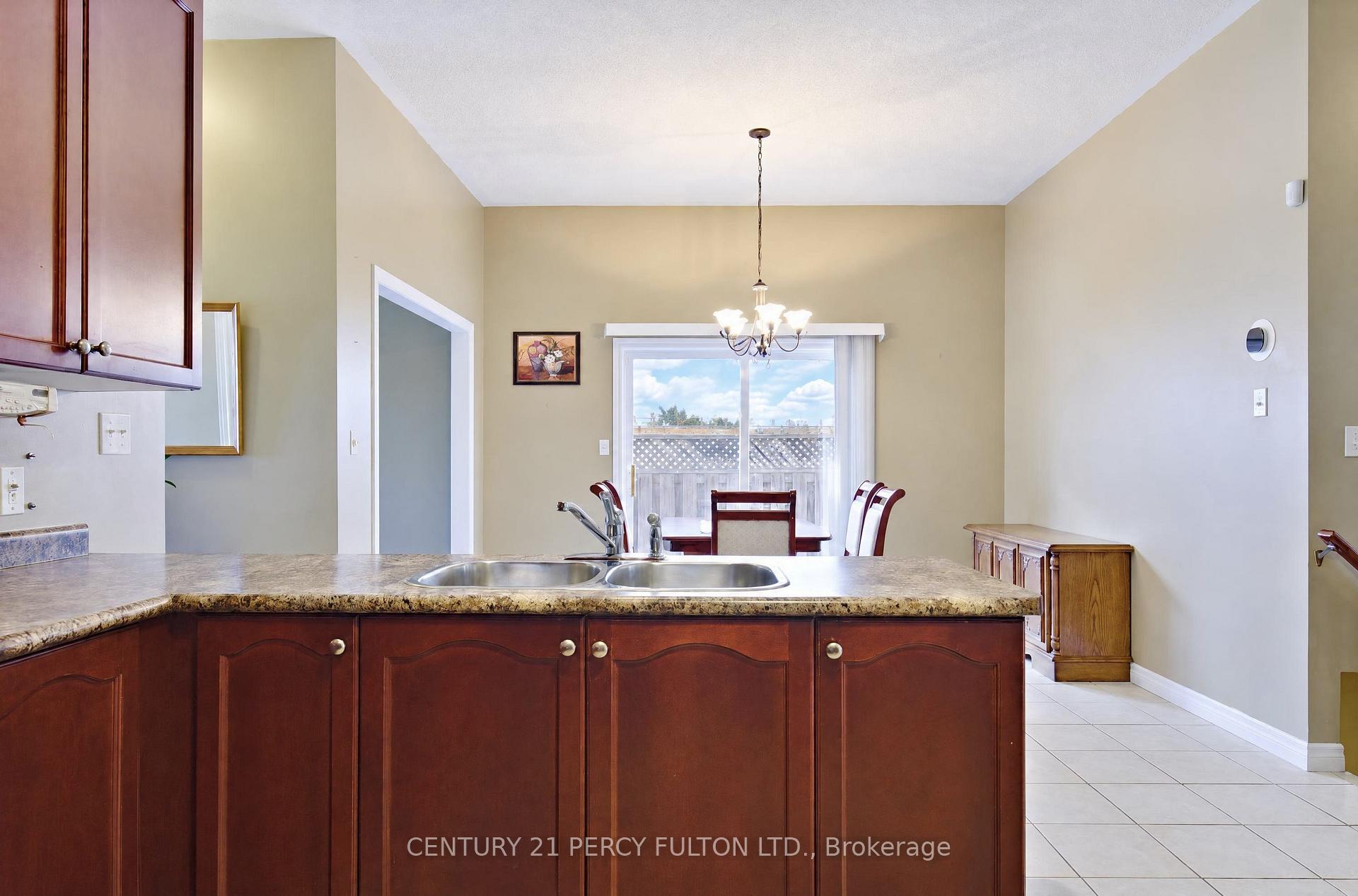 Photo 12 of 7 Bridlewood Boulevard, Whitby, Rolling Acres — HOMEH
