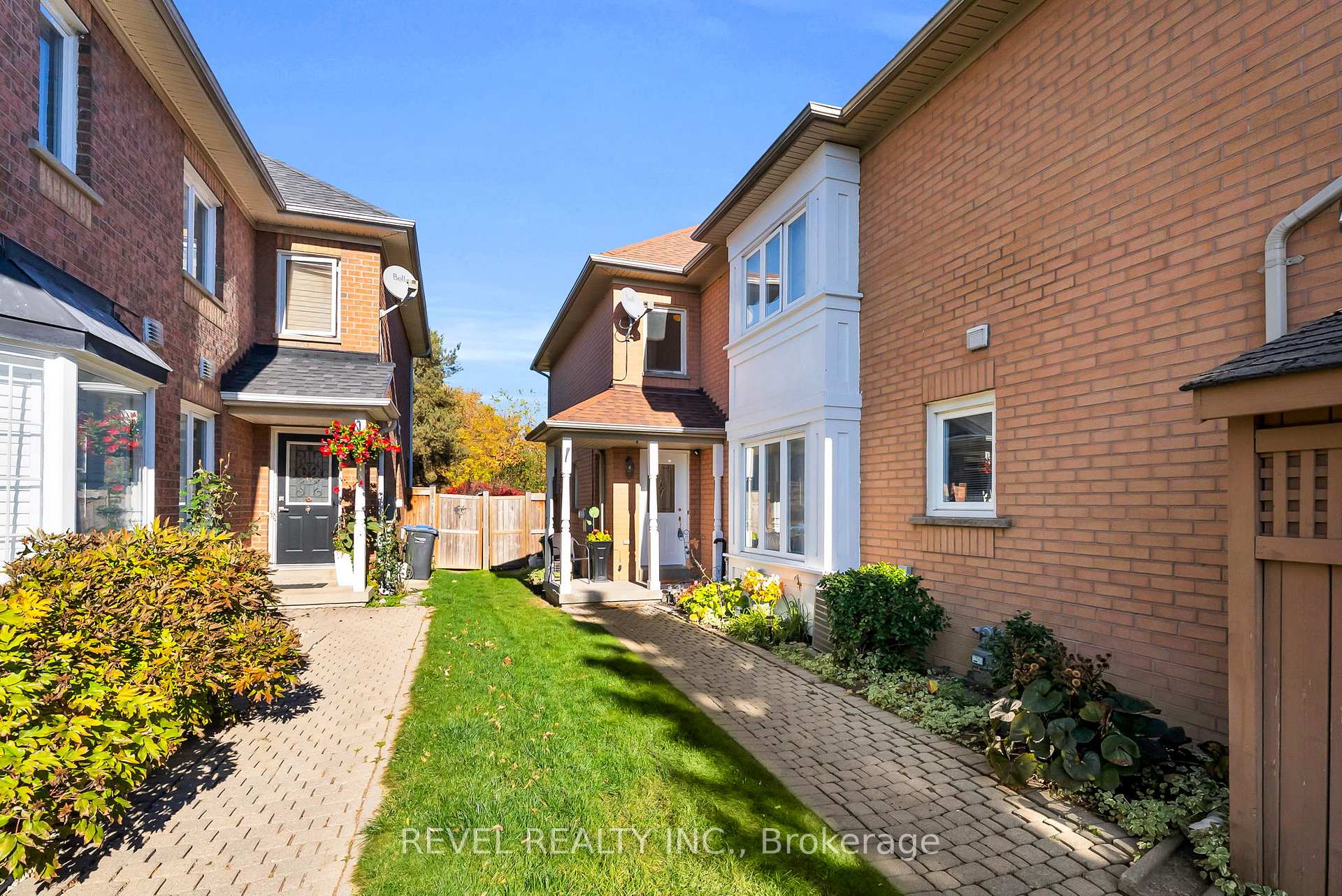 Photo 1 of 100 Pressed Brick Drive, Brampton, Brampton North — HOMEH