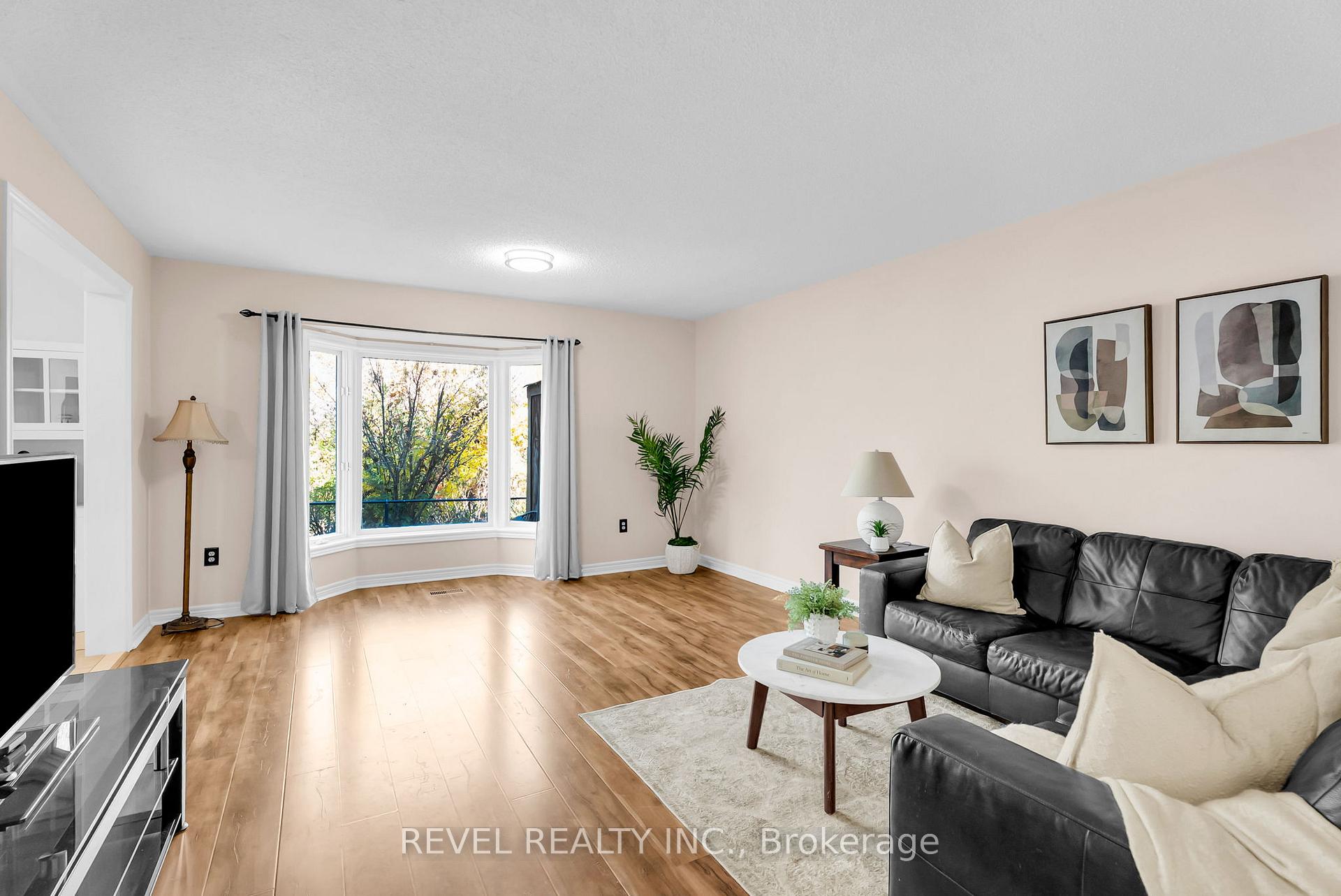 Photo 11 of 100 Pressed Brick Drive, Brampton, Brampton North — HOMEH