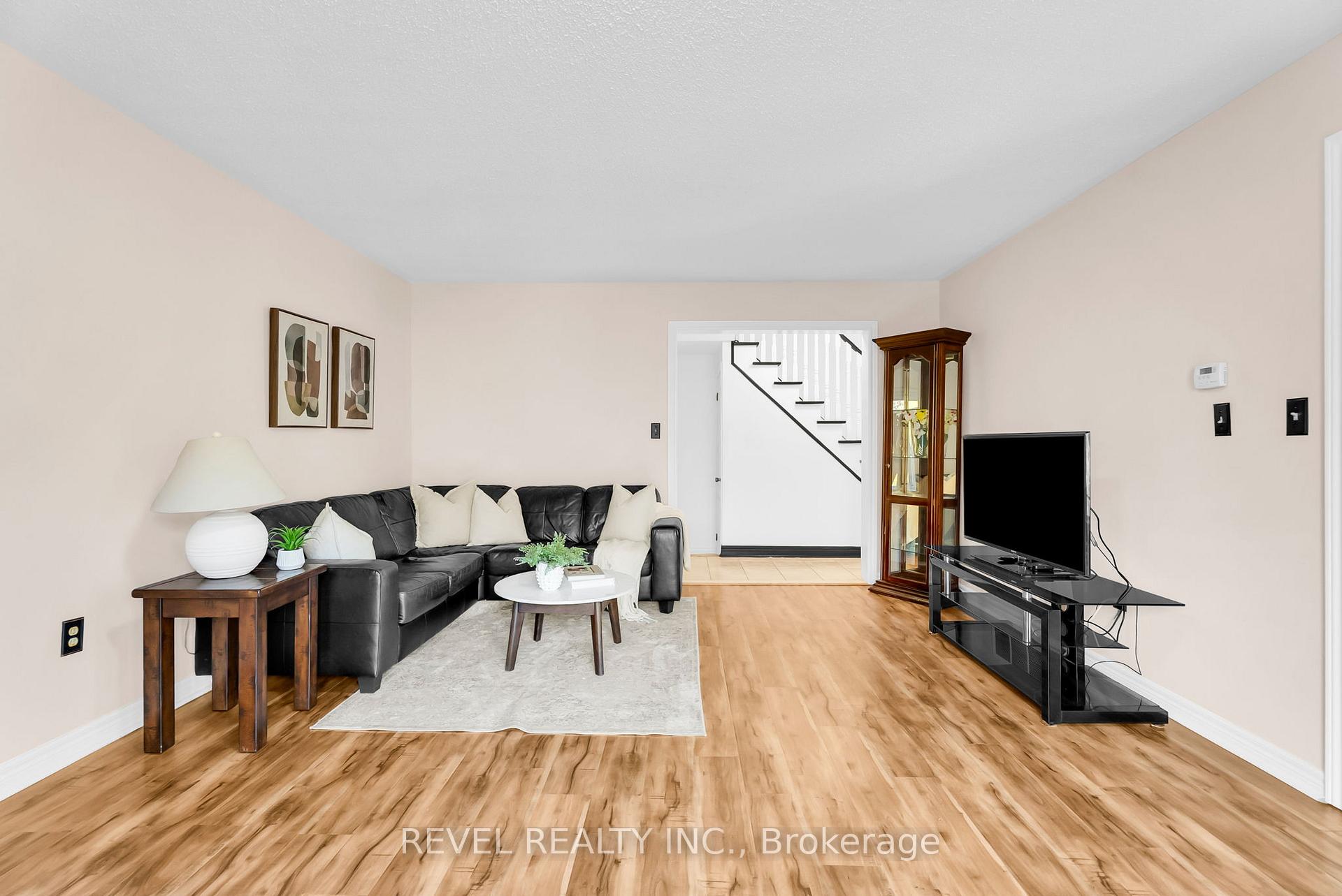 Photo 14 of 100 Pressed Brick Drive, Brampton, Brampton North — HOMEH