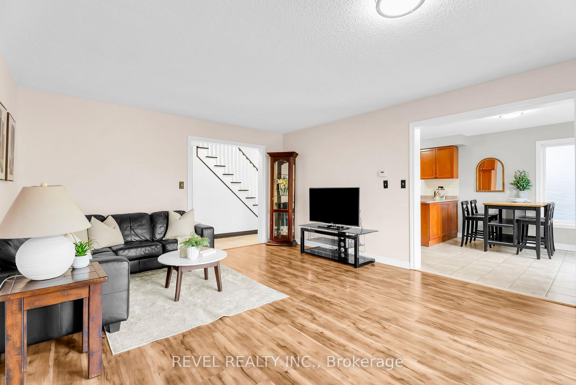 Photo 15 of 100 Pressed Brick Drive, Brampton, Brampton North — HOMEH