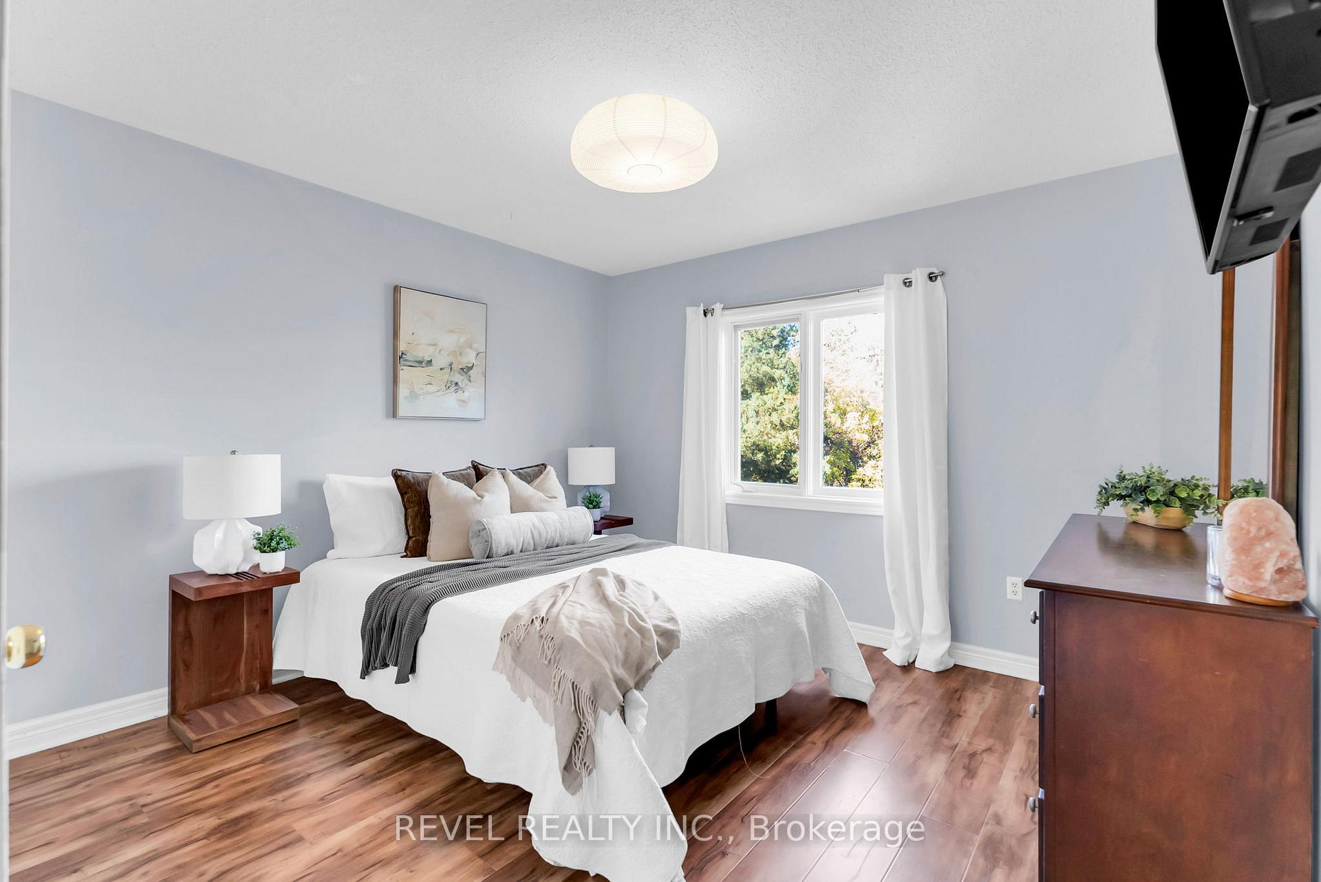 Photo 17 of 100 Pressed Brick Drive, Brampton, Brampton North — HOMEH