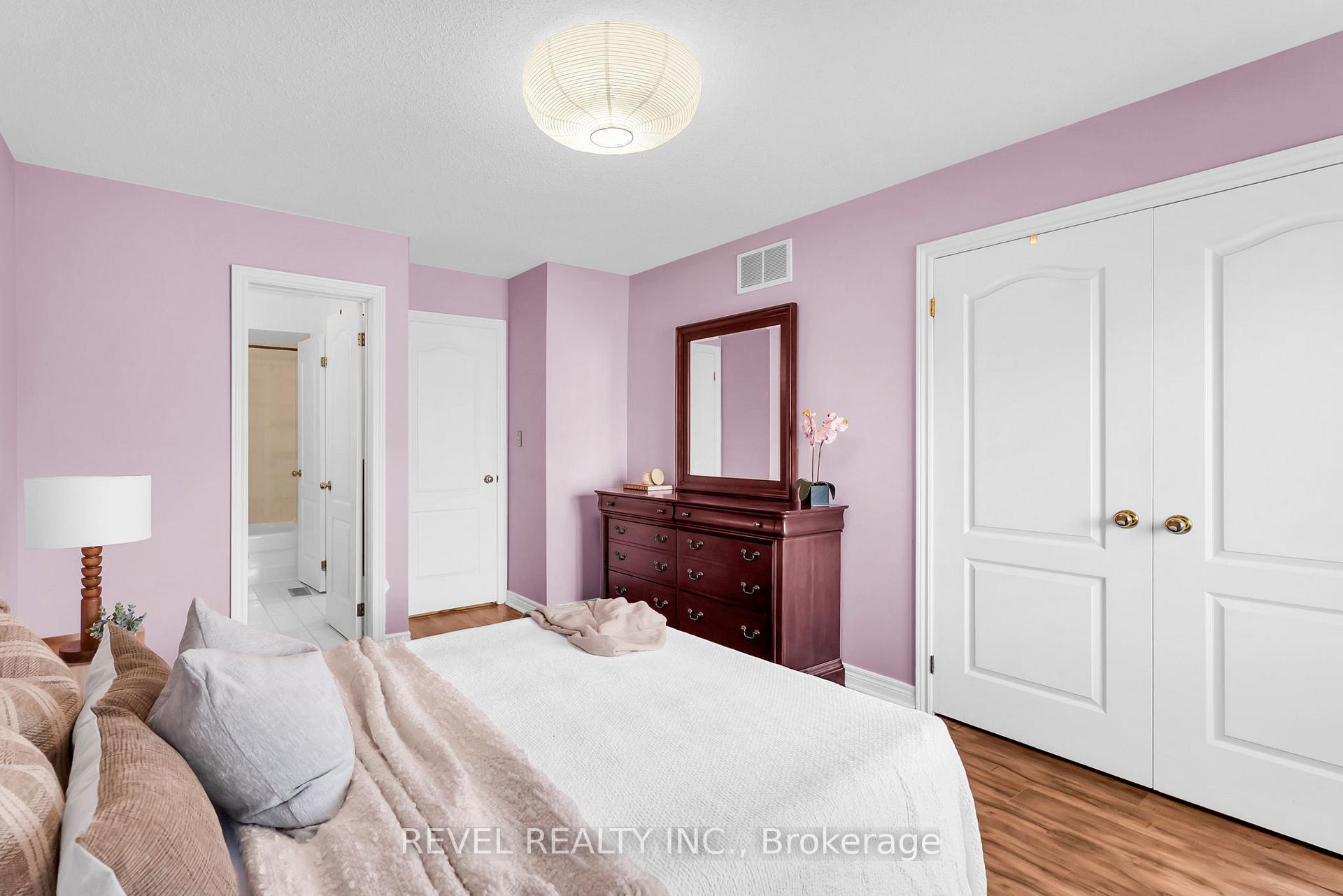 Photo 19 of 100 Pressed Brick Drive, Brampton, Brampton North — HOMEH