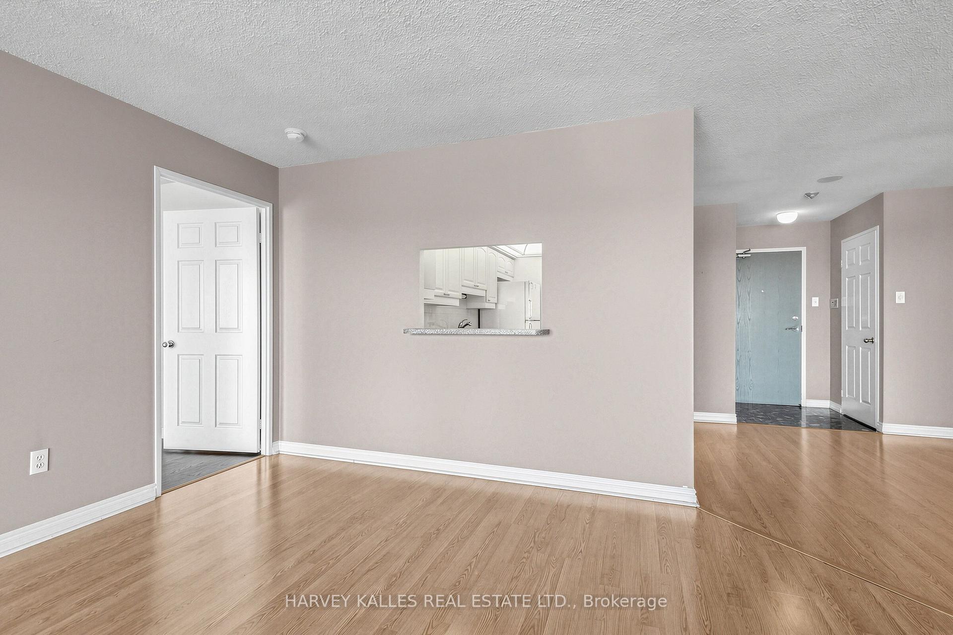 Photo 4 of Unit 1206, 1 Clark Avenue W, Vaughan, Crestwood-Springfarm-Yorkhill — HOMEH