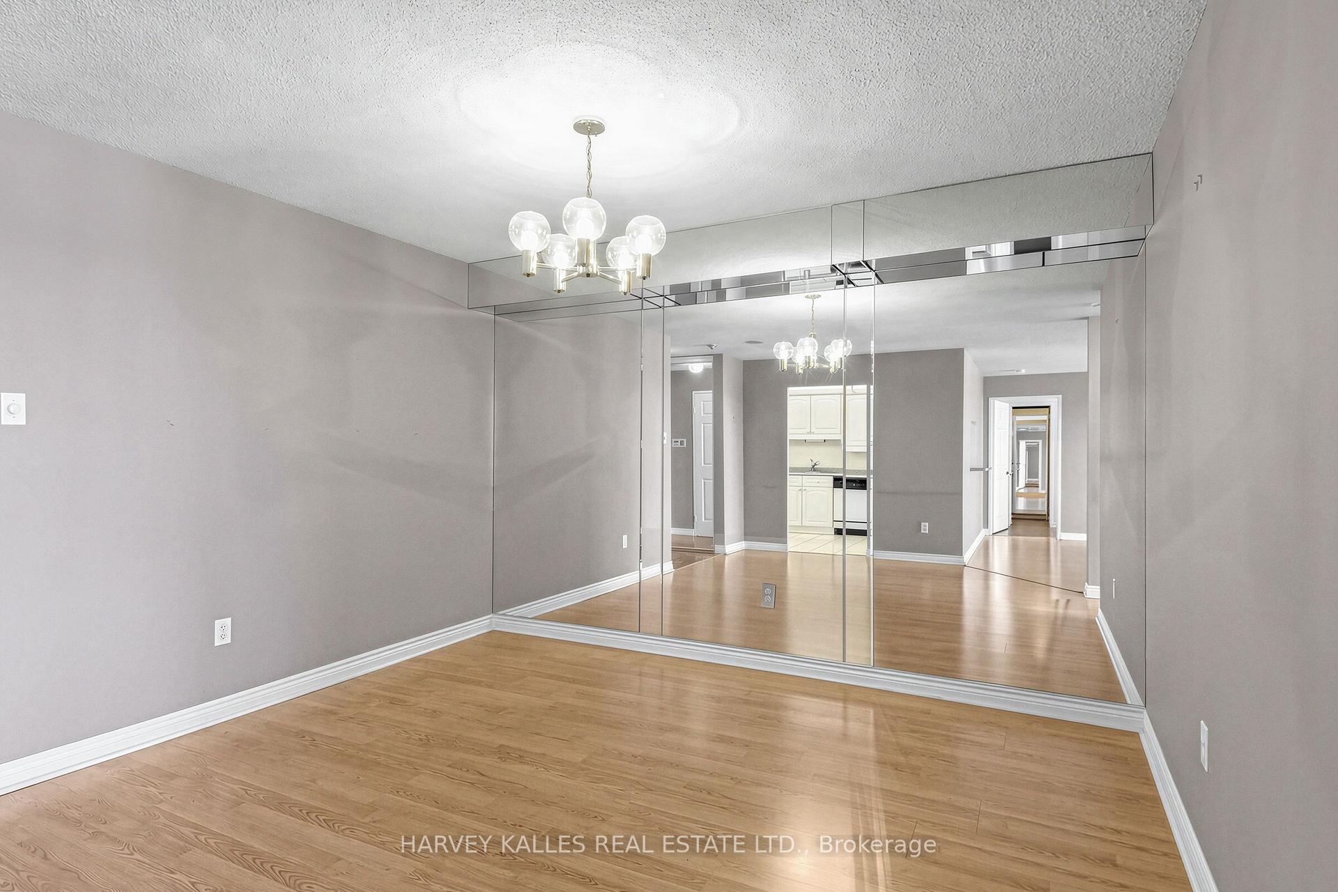 Photo 9 of Unit 1206, 1 Clark Avenue W, Vaughan, Crestwood-Springfarm-Yorkhill — HOMEH