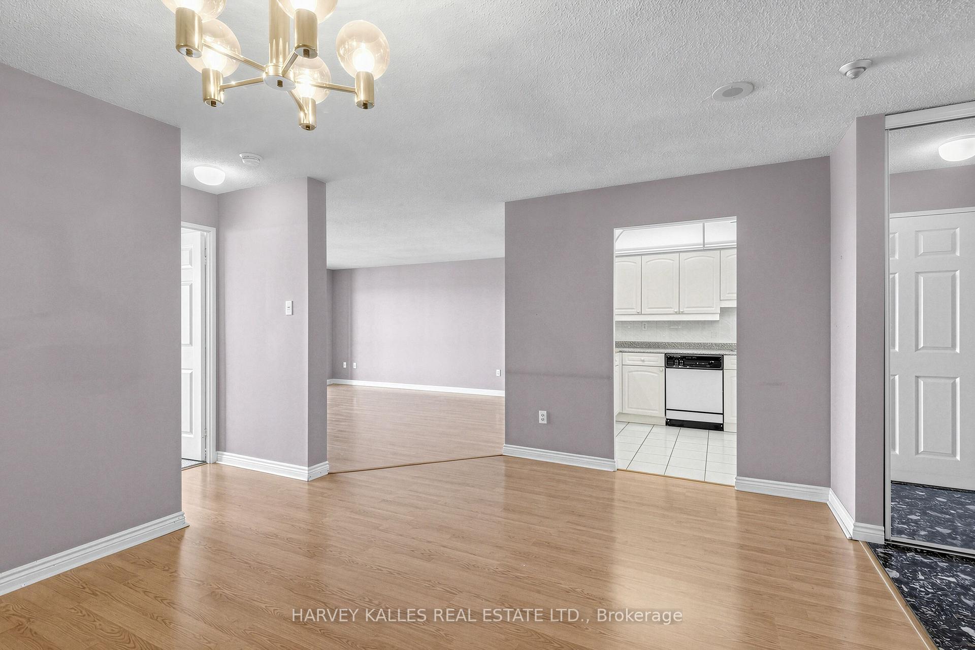 Photo 11 of Unit 1206, 1 Clark Avenue W, Vaughan, Crestwood-Springfarm-Yorkhill — HOMEH