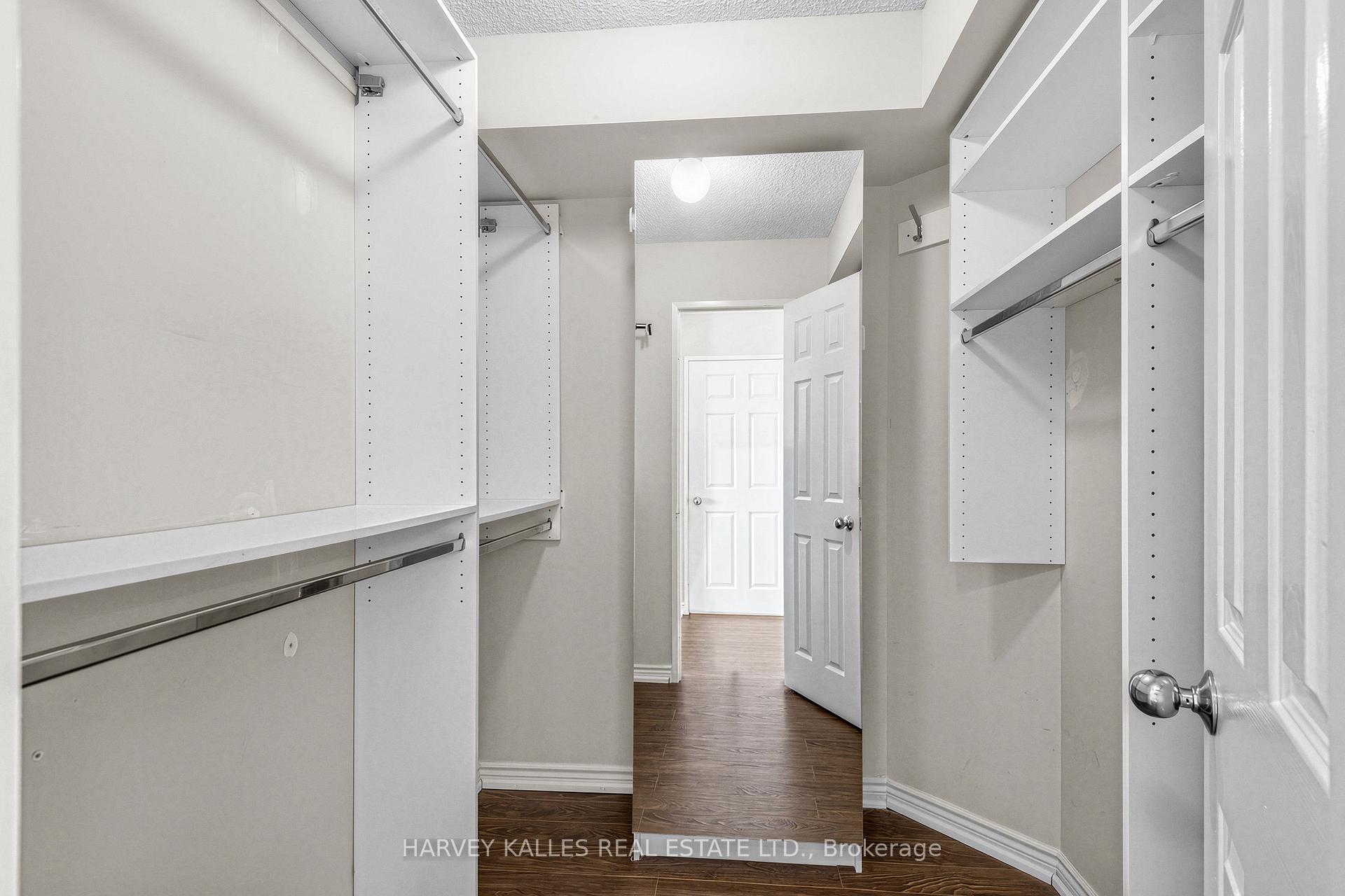 Photo 24 of Unit 1206, 1 Clark Avenue W, Vaughan, Crestwood-Springfarm-Yorkhill — HOMEH