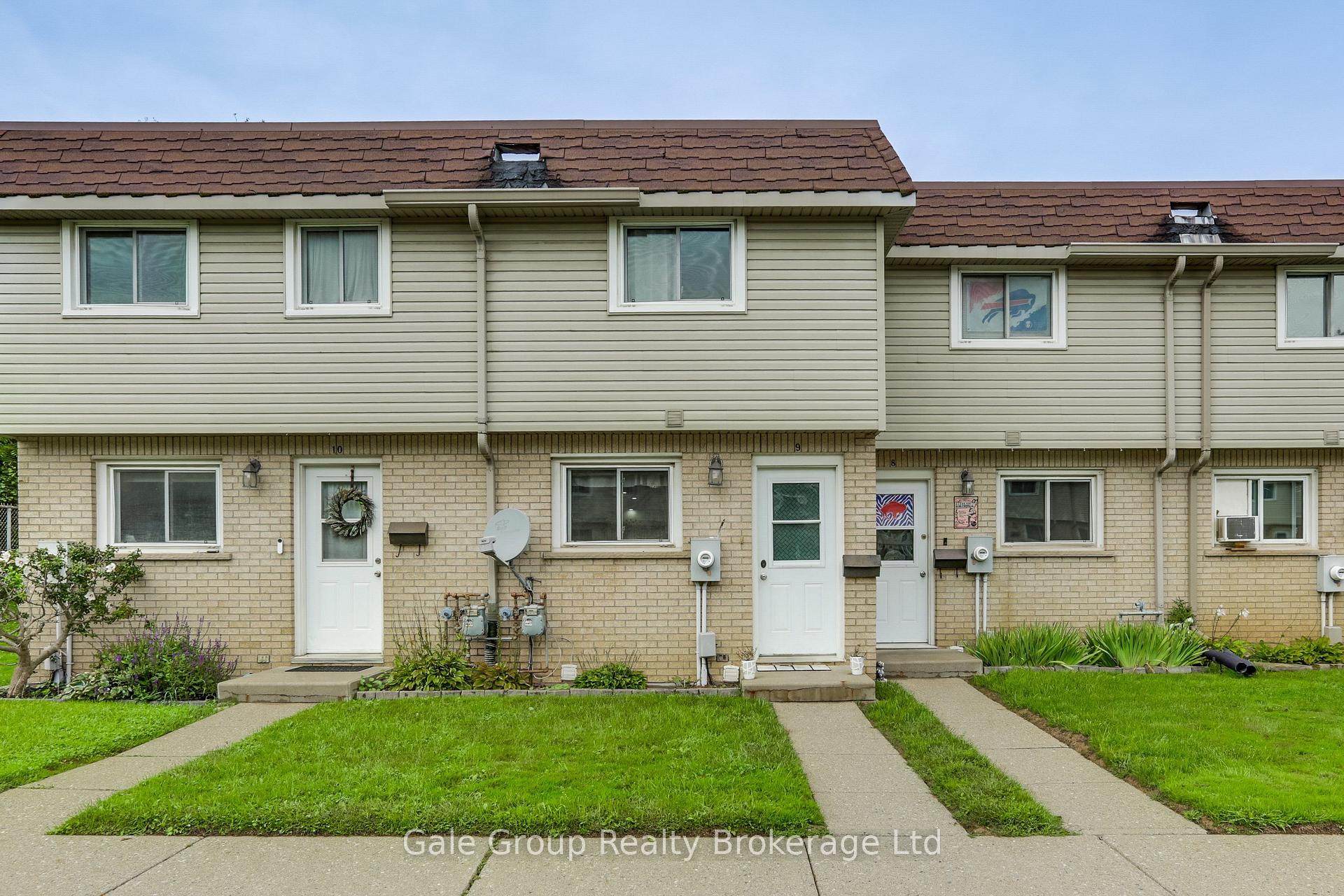 Front of Unit 9, 105 Springbank Avenue